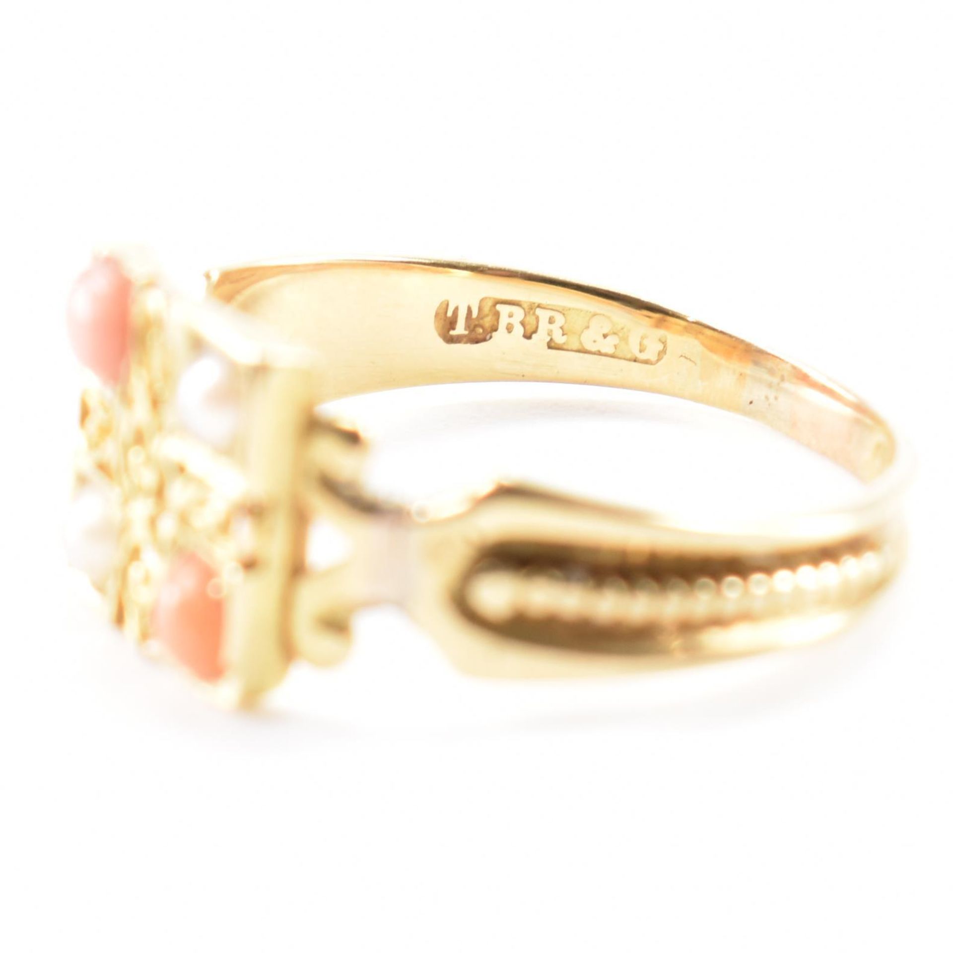 VICTORIAN 15CT GOLD CORAL & SEED PEARL RING - Image 7 of 11