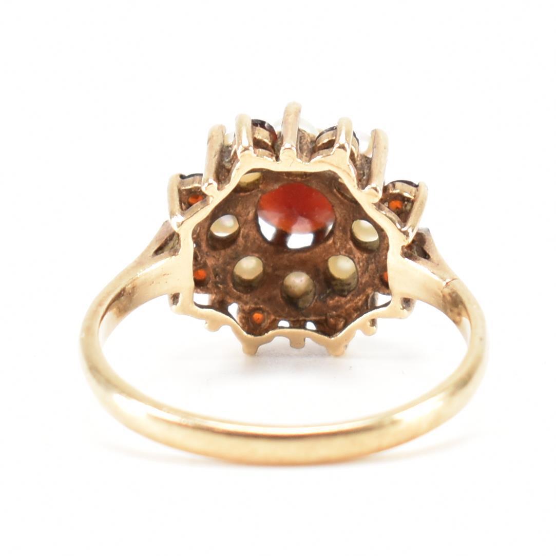 HALLMARKED 9CT GOLD PEARL & RED STONE CLUSTER RING - Image 4 of 9