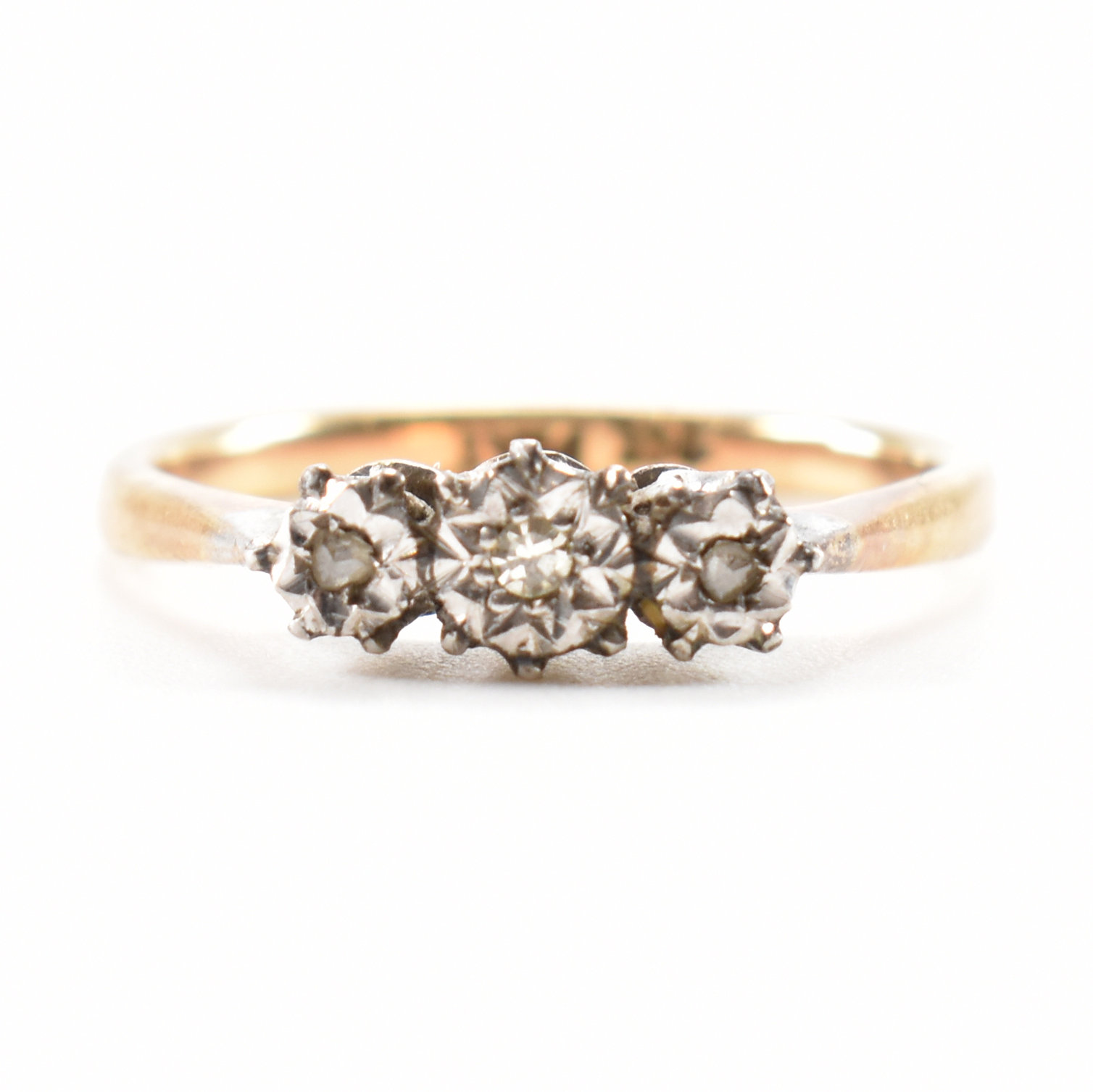 VINTAGE 9CT GOLD PLATINUM & DIAMOND THREE STONE RING