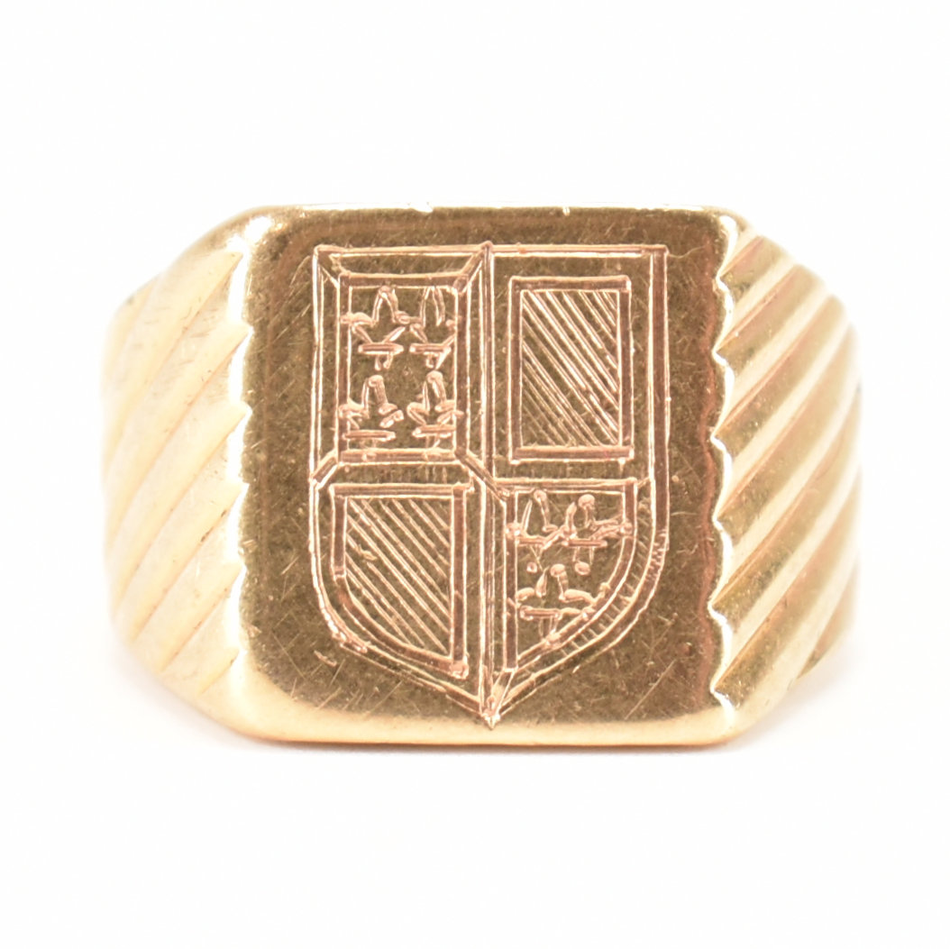 18CT GOLD SIGNET RING