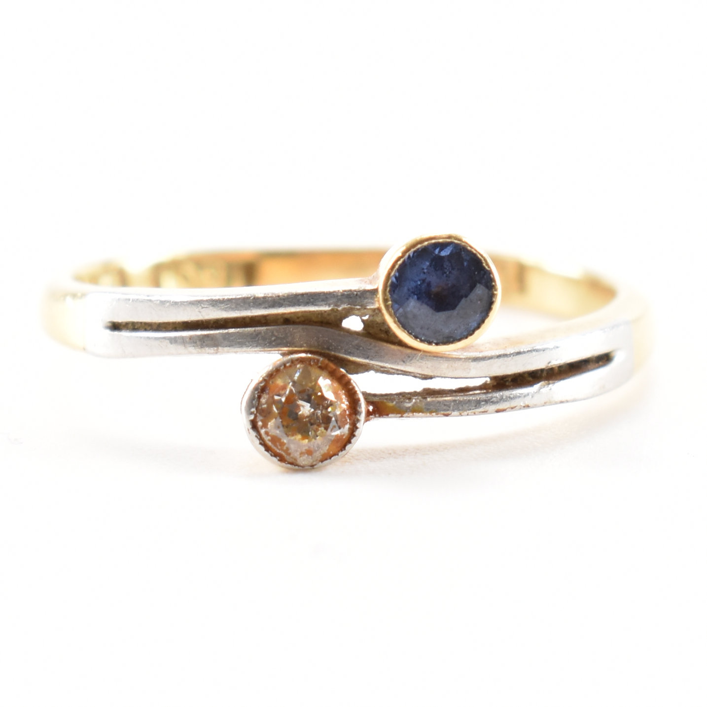 VINTAGE 18CT BI COLOUR GOLD DIAMOND & BLUE STONE CROSSOVER RING