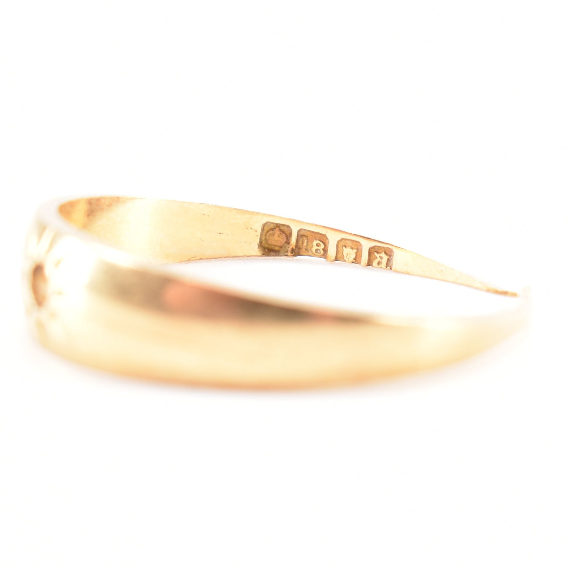 HALLMARKED 18CT GOLD DOME RING AF - Image 7 of 9