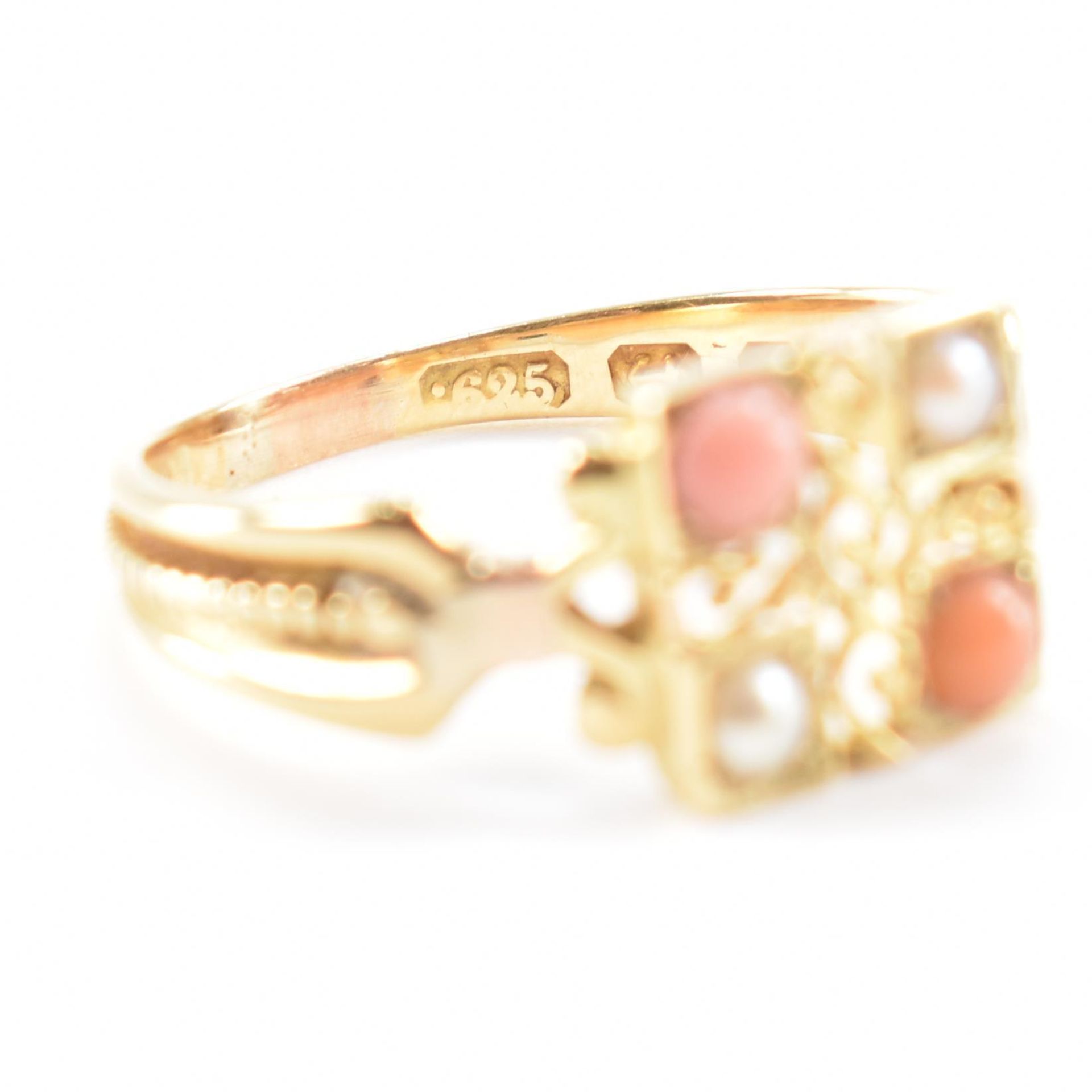 VICTORIAN 15CT GOLD CORAL & SEED PEARL RING - Image 9 of 11