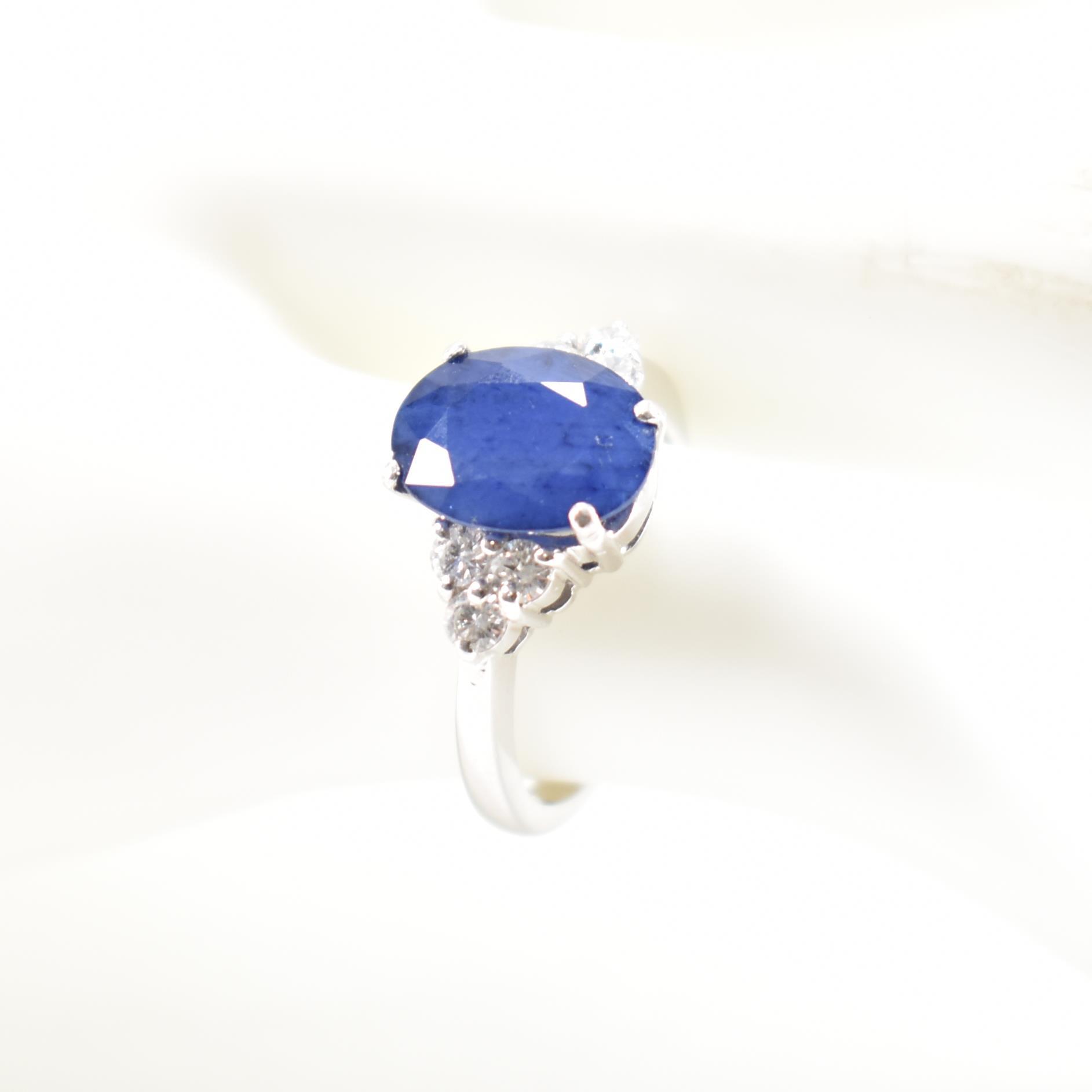 18CT WHITE GOLD SAPPHIRE & DIAMOND RING - Image 8 of 8