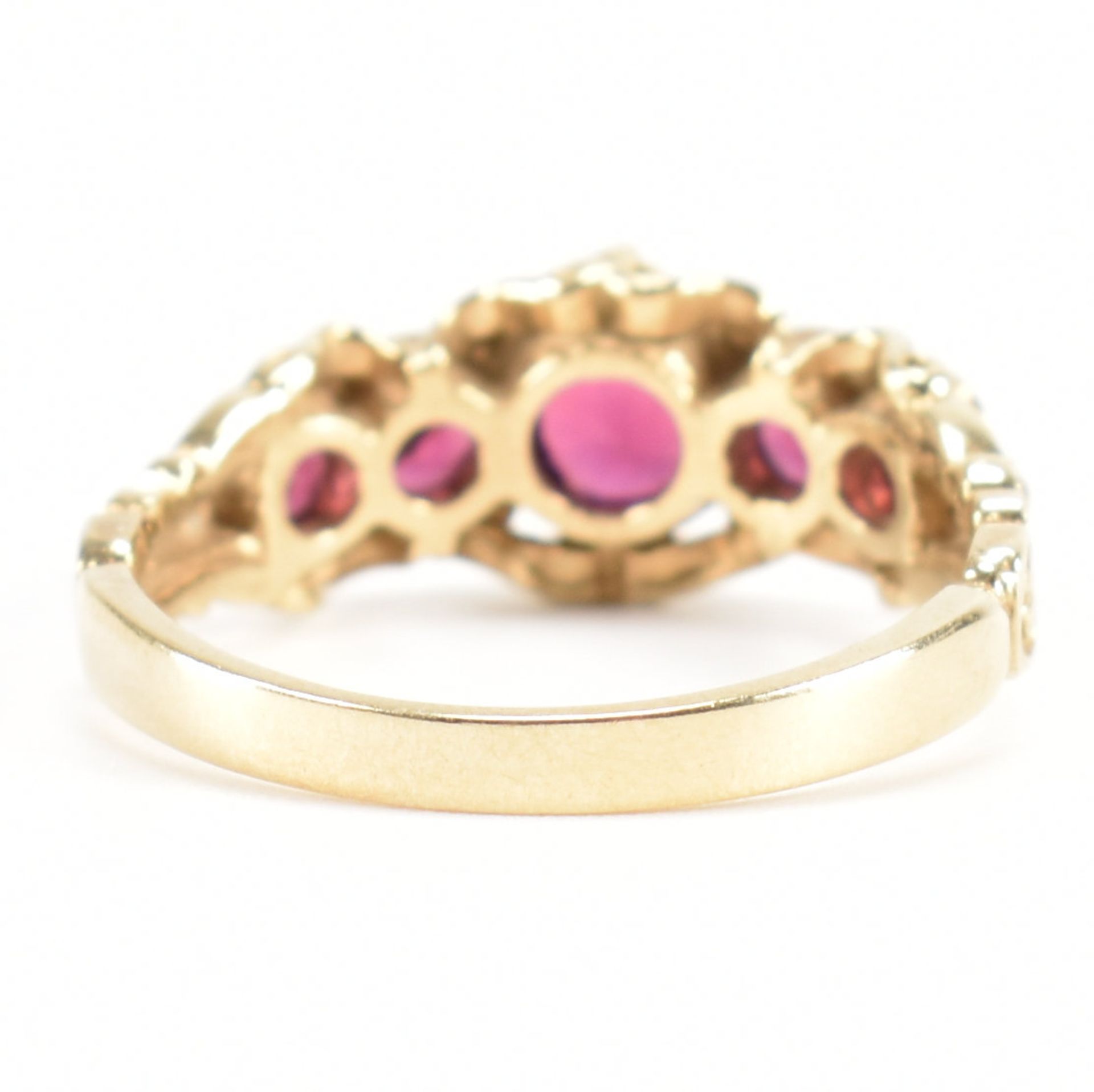 HALLMARKED 9CT GOLD FIVE STONE RING - Image 4 of 8