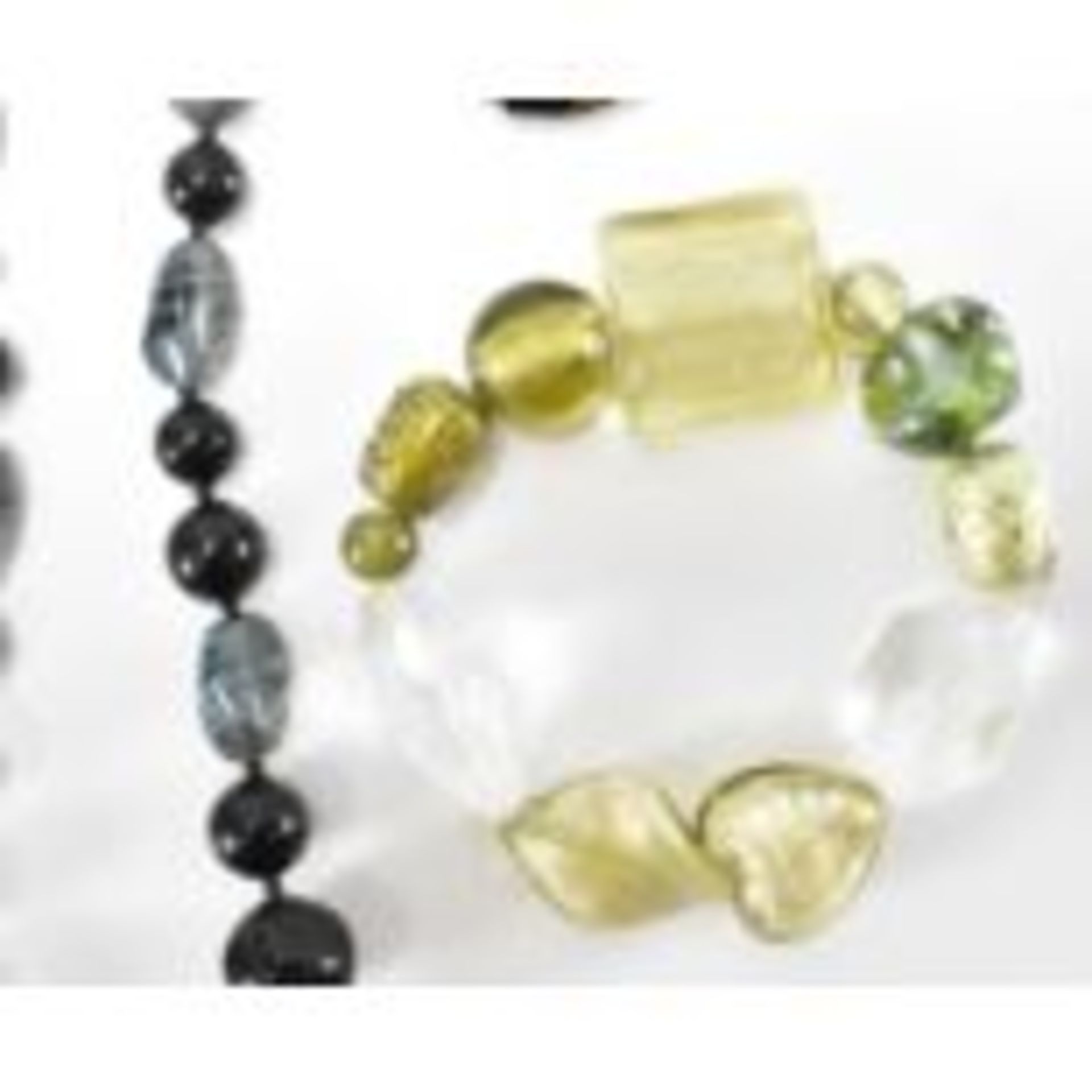 GROUP OF VINTAGE GLASS BEAD NECKLACES - Image 4 of 7