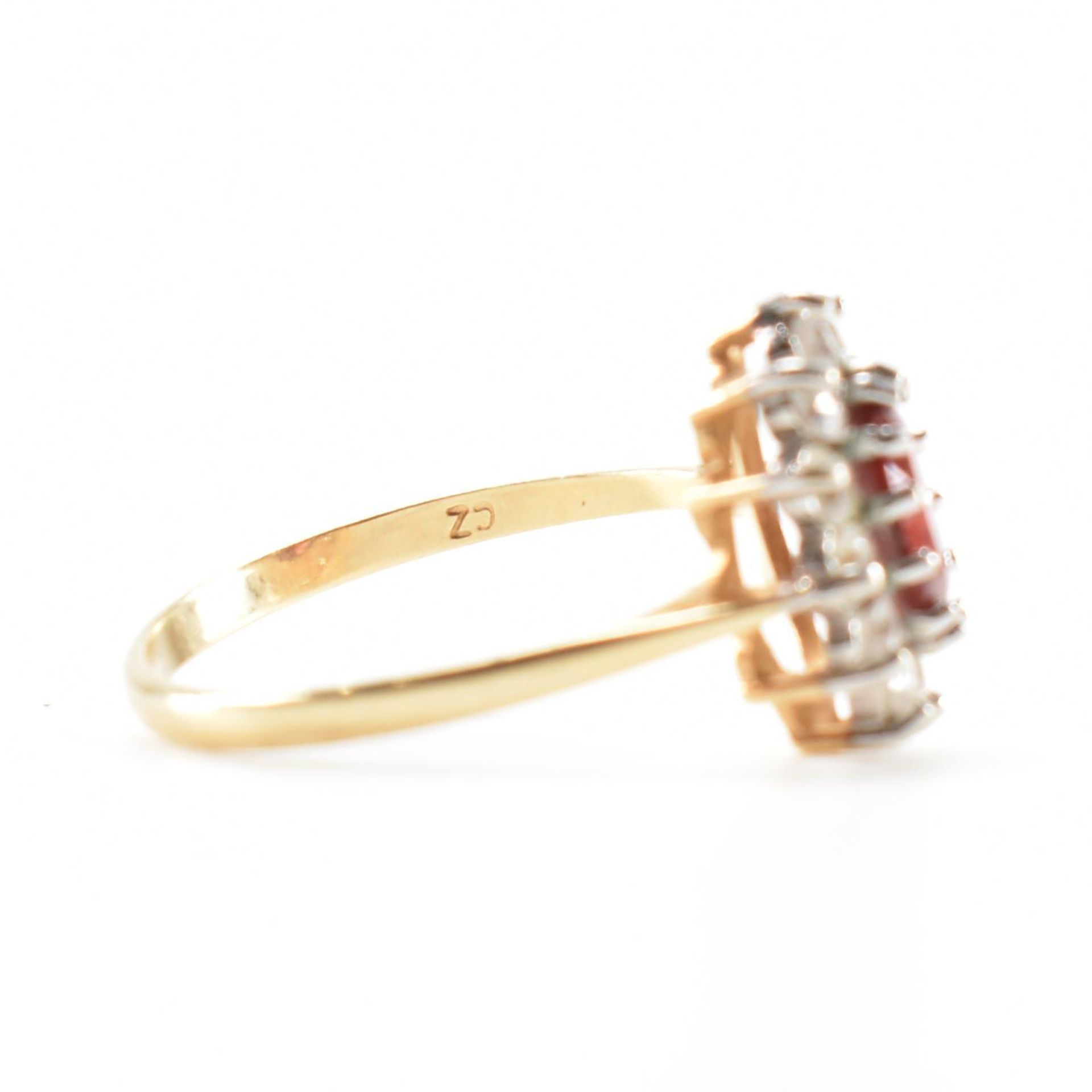 HALLMARKED 9CT GOLD GARNET & CZ CLUSTER RING - Image 6 of 9