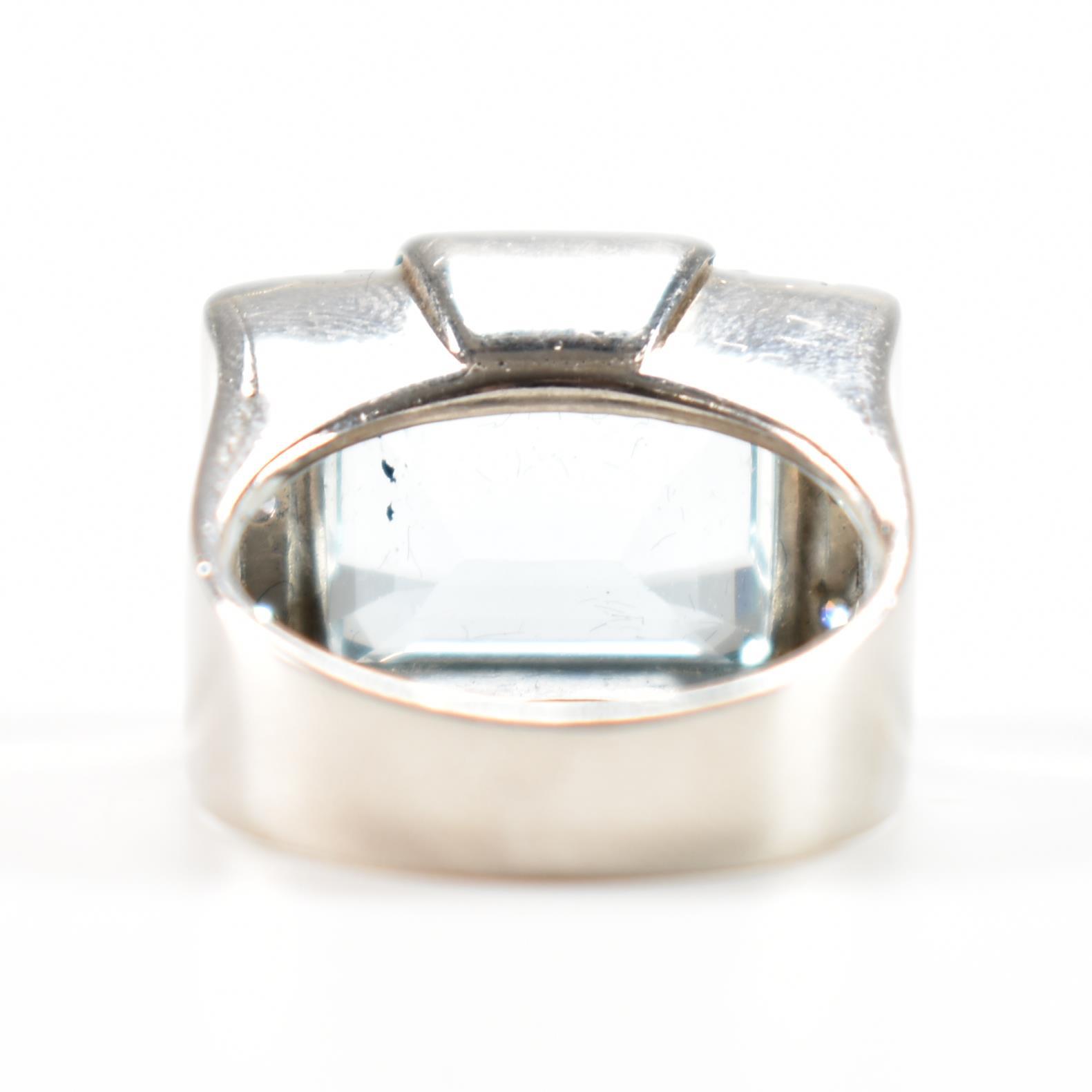 WHITE GOLD AQUAMARINE & DIAMOND DRESS RING - Image 4 of 6