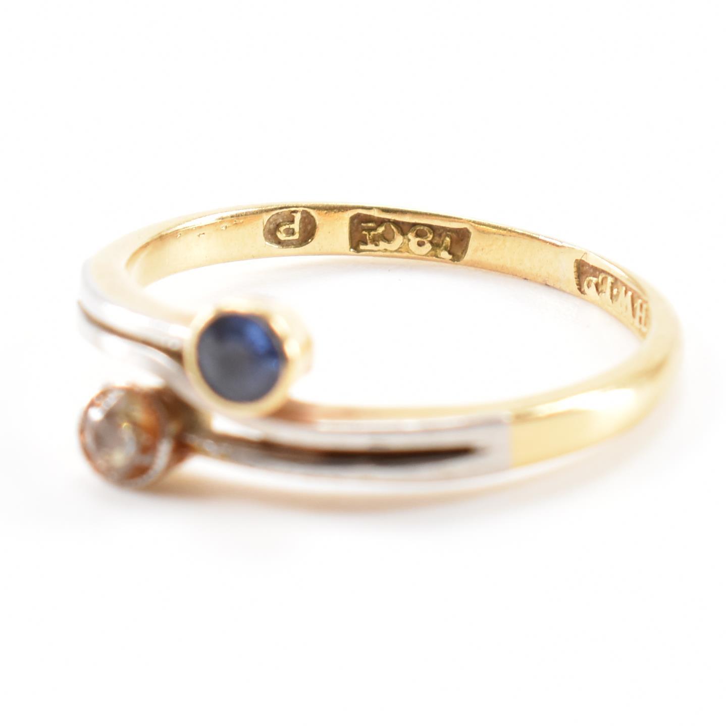 VINTAGE 18CT BI COLOUR GOLD DIAMOND & BLUE STONE CROSSOVER RING - Image 7 of 8