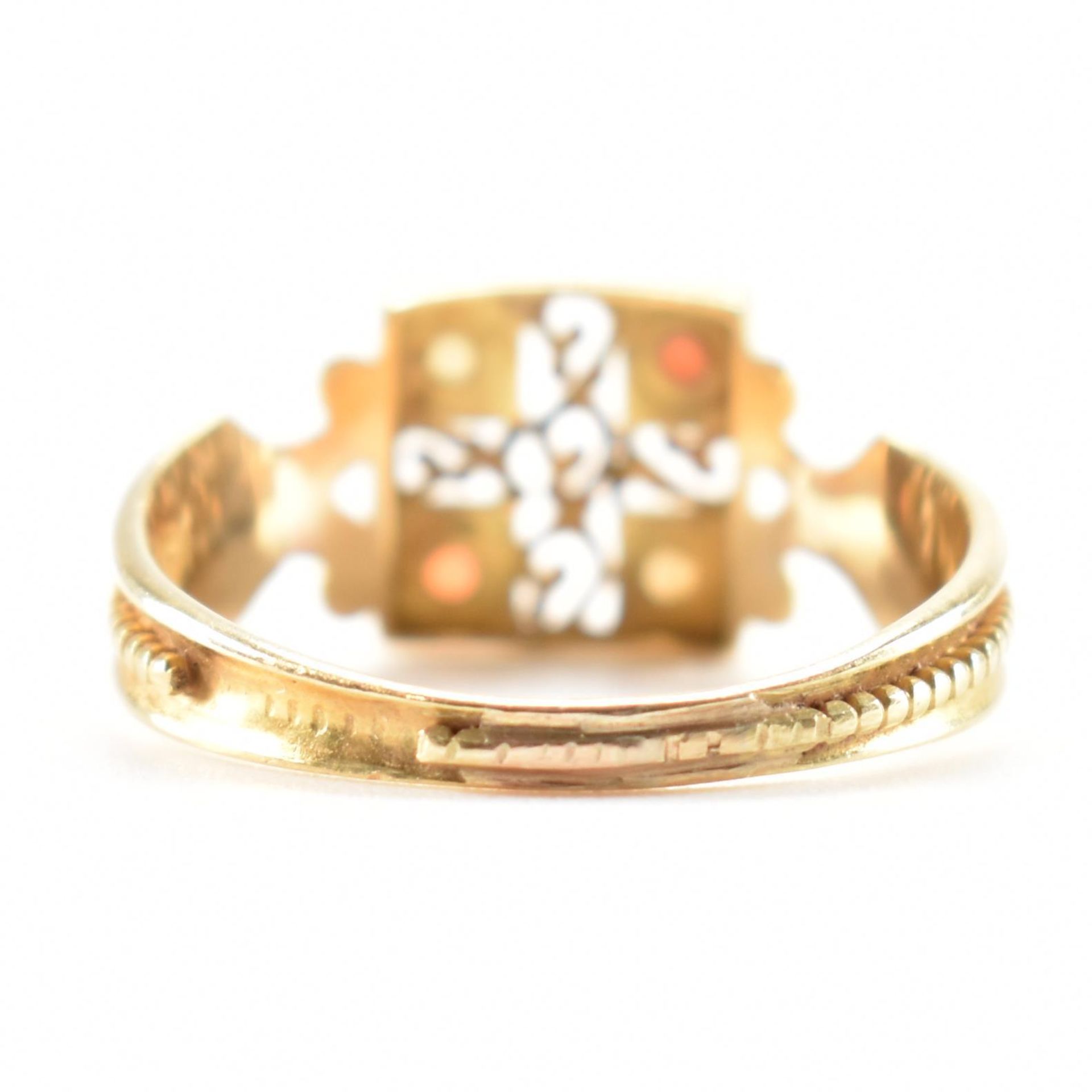 VICTORIAN 15CT GOLD CORAL & SEED PEARL RING - Image 3 of 11