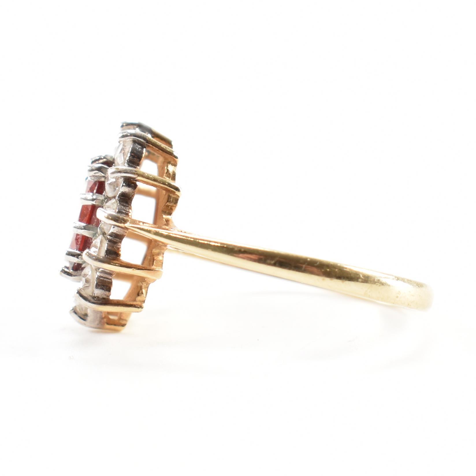 HALLMARKED 9CT GOLD GARNET & CZ CLUSTER RING - Image 2 of 9