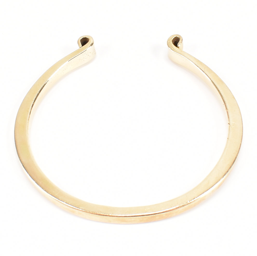 WITHDRAWN HALLMARKED 9CT GOLD ARMLET BANGLE - Image 4 of 5