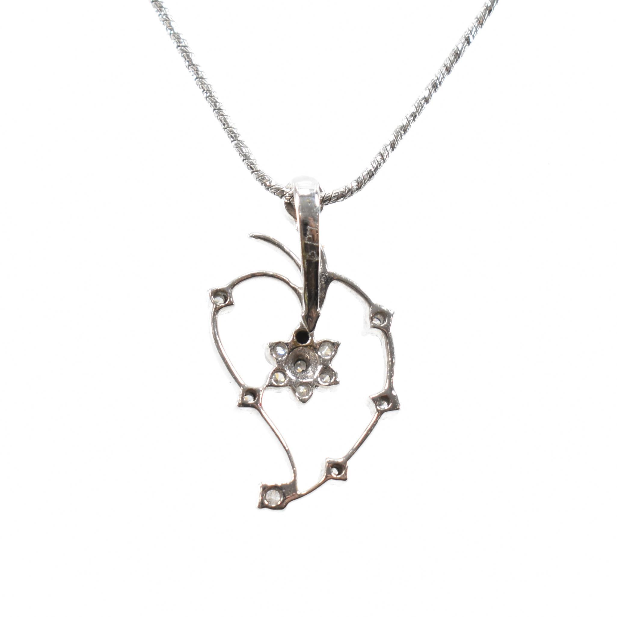 18CT WHITE GOLD & DIAMOND PENDANT NECKLACE - Image 4 of 7