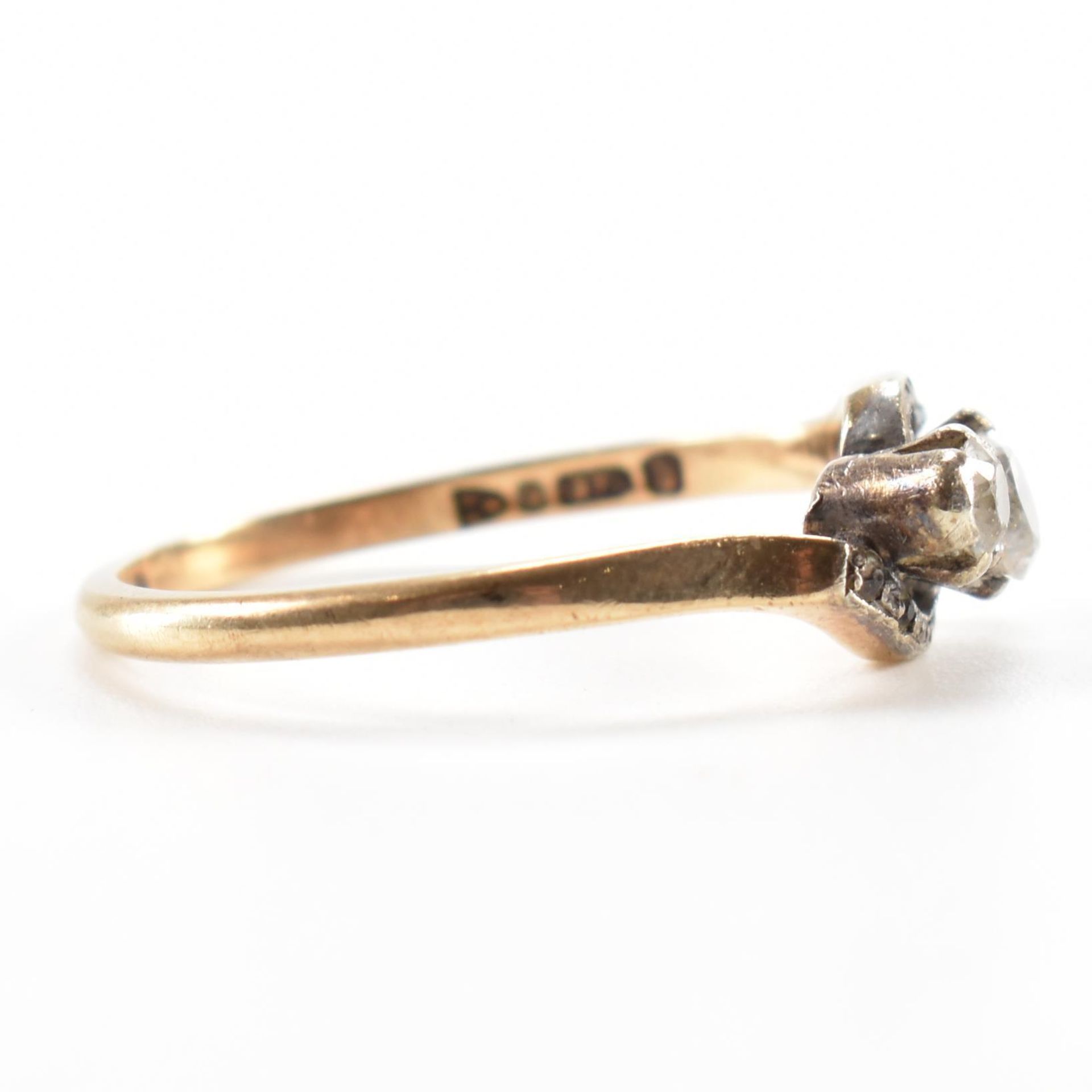 HALLMARKED 9CT GOLD & THREE STONE RING - Image 5 of 8