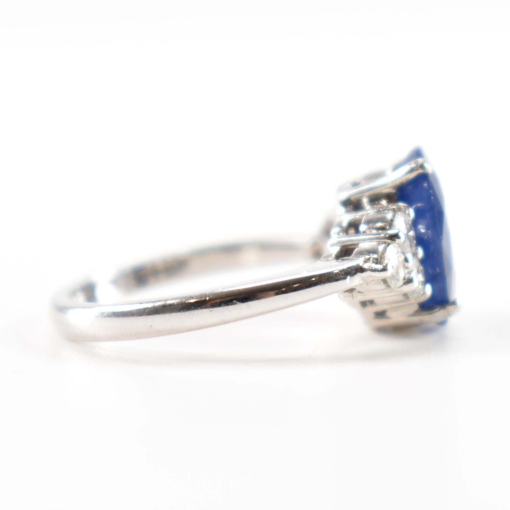 18CT WHITE GOLD SAPPHIRE & DIAMOND RING - Image 5 of 8