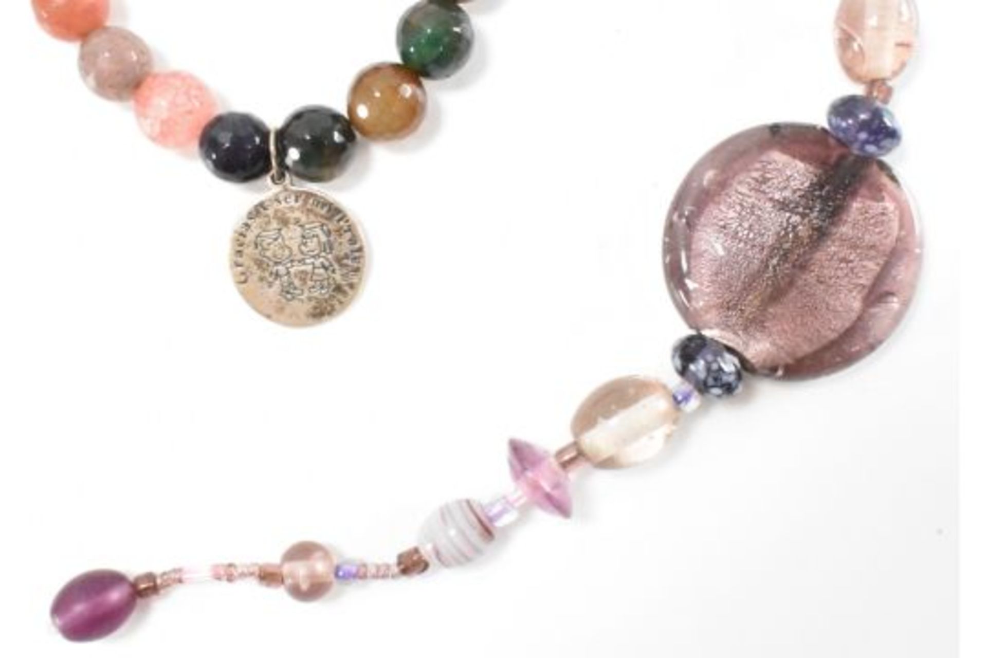 GROUP OF VINTAGE GLASS BEAD NECKLACES - Image 7 of 7