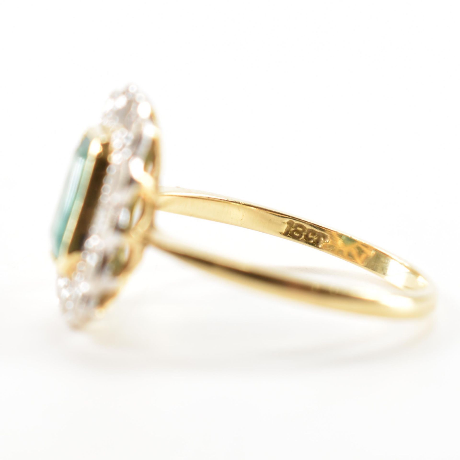 GOLD EMERALD & DIAMOND RING - Image 7 of 8