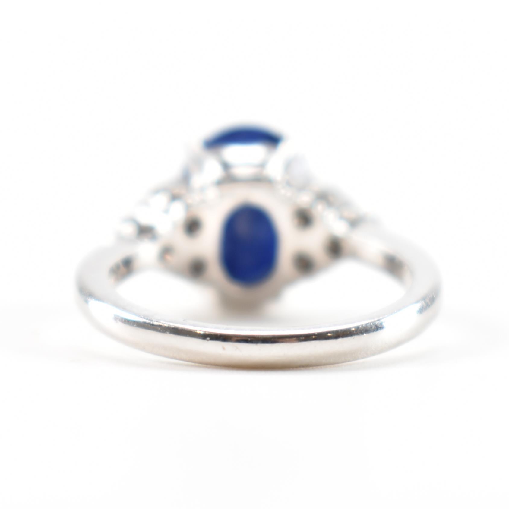 18CT WHITE GOLD SAPPHIRE & DIAMOND RING - Image 3 of 8