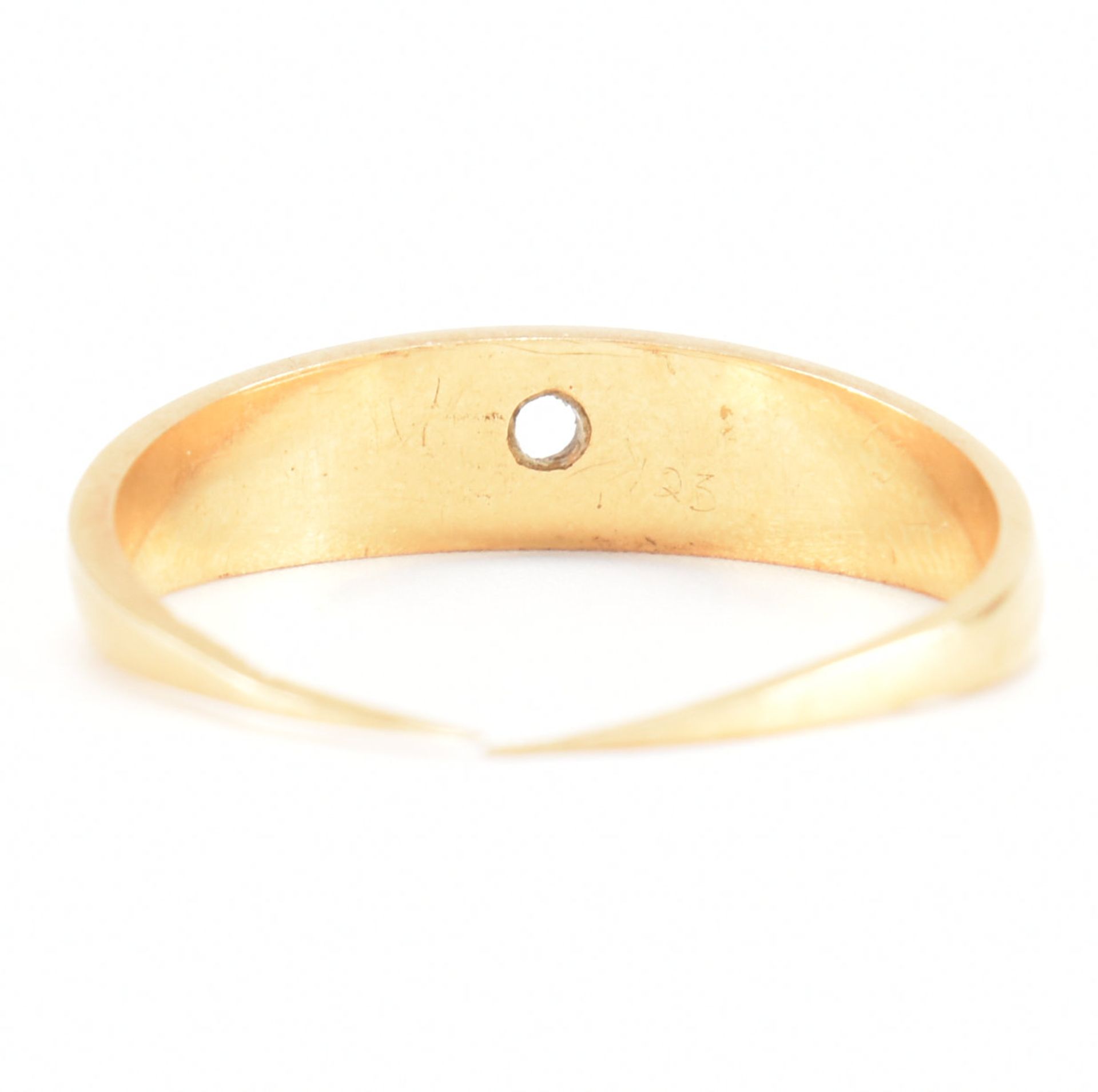 HALLMARKED 18CT GOLD DOME RING AF - Image 3 of 9