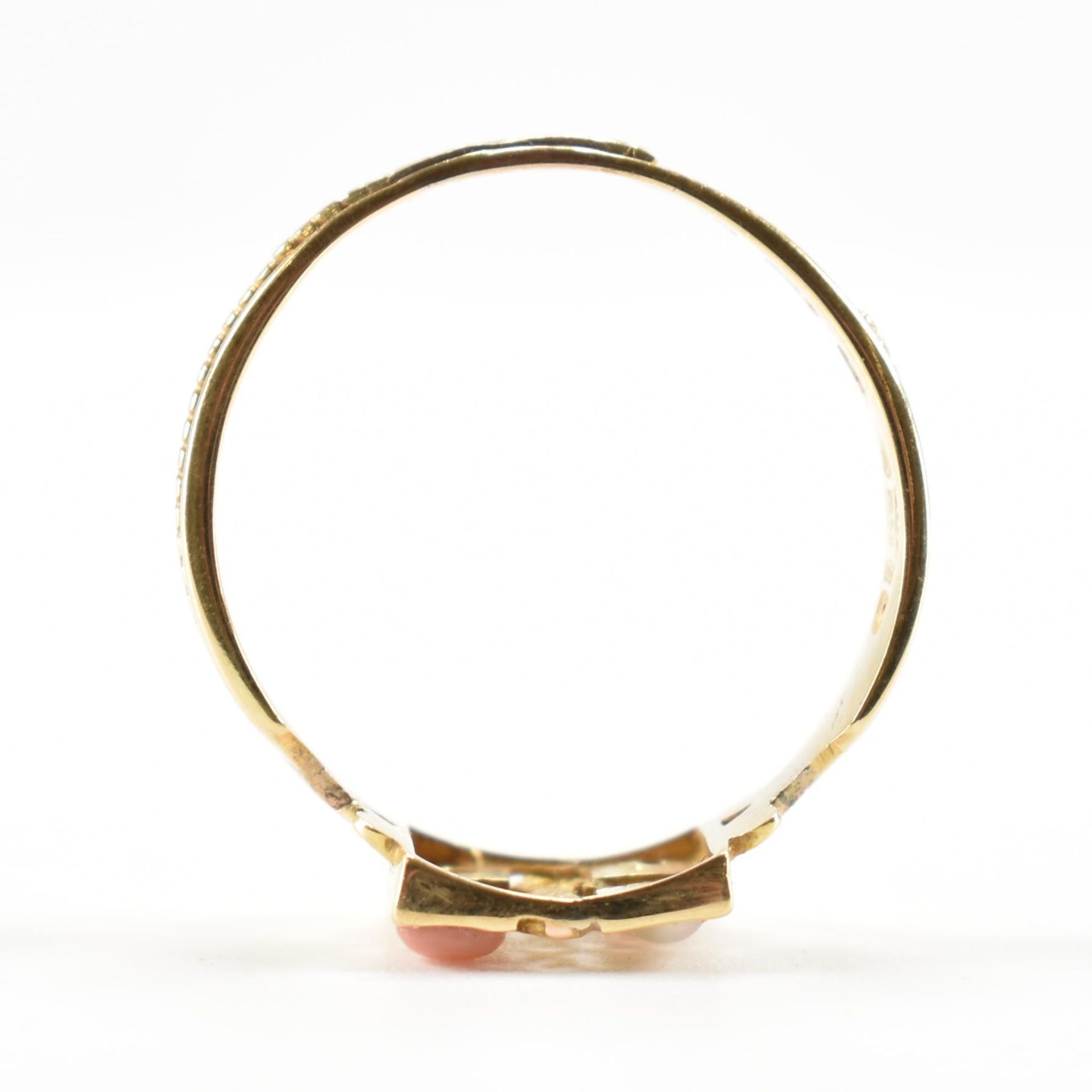 VICTORIAN 15CT GOLD CORAL & SEED PEARL RING - Image 6 of 11