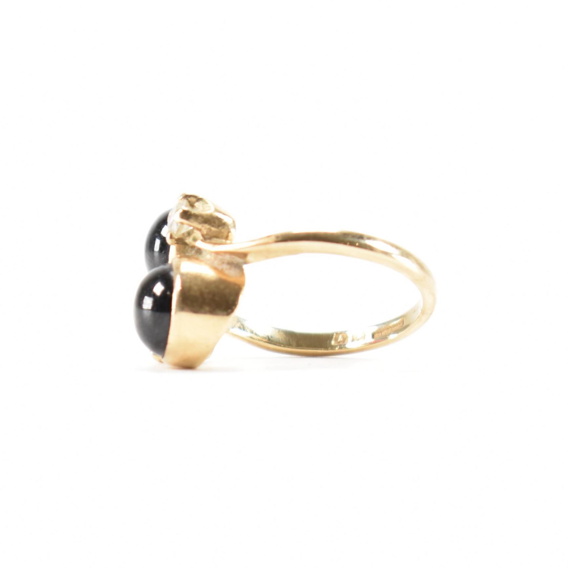 HALLMARKED 9CT GOLD GARNET & WHITE STONE RING - Image 2 of 7