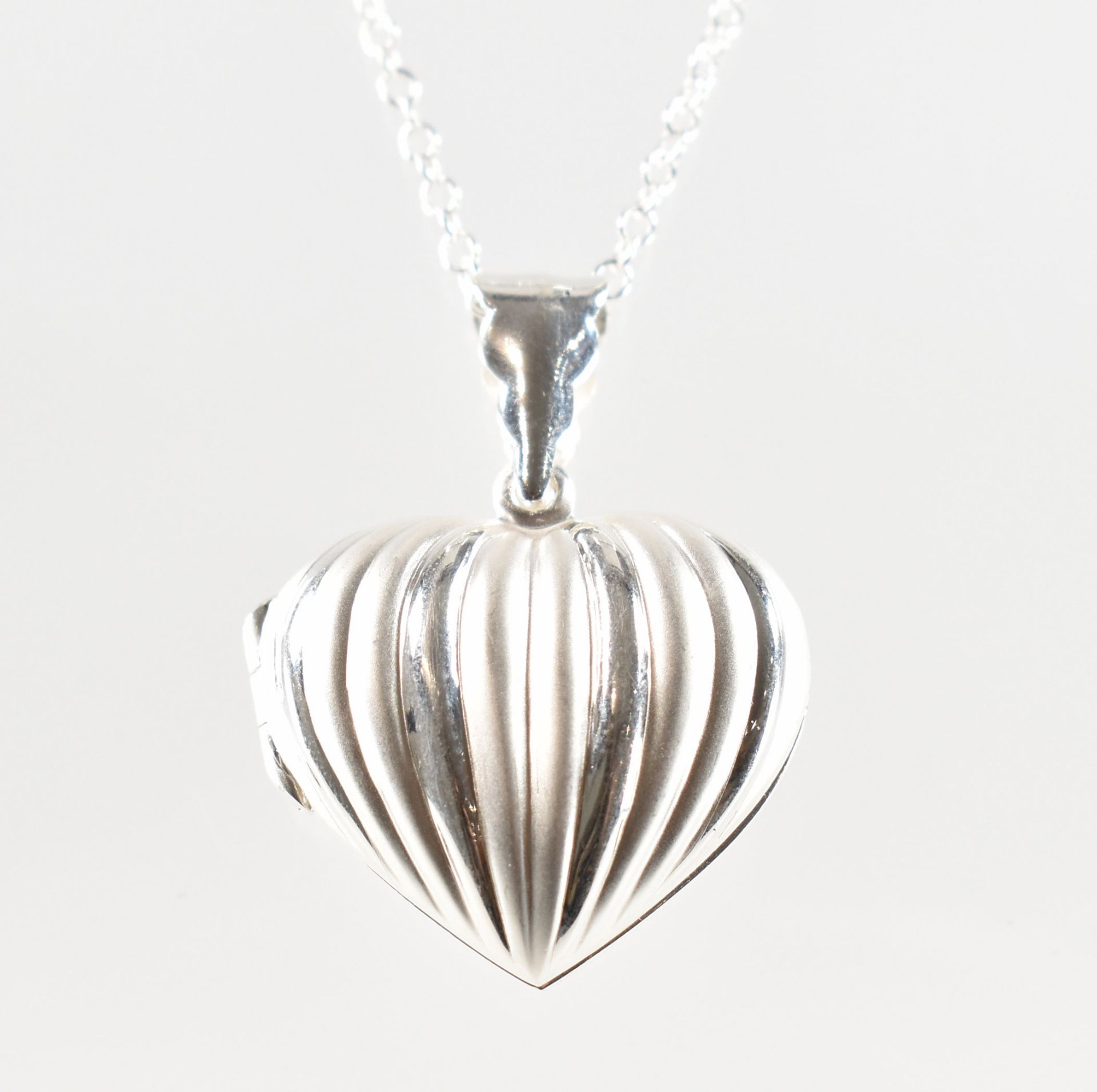 925 SILVER HEART LOCKET & NECKLACE CHAIN - Image 2 of 5