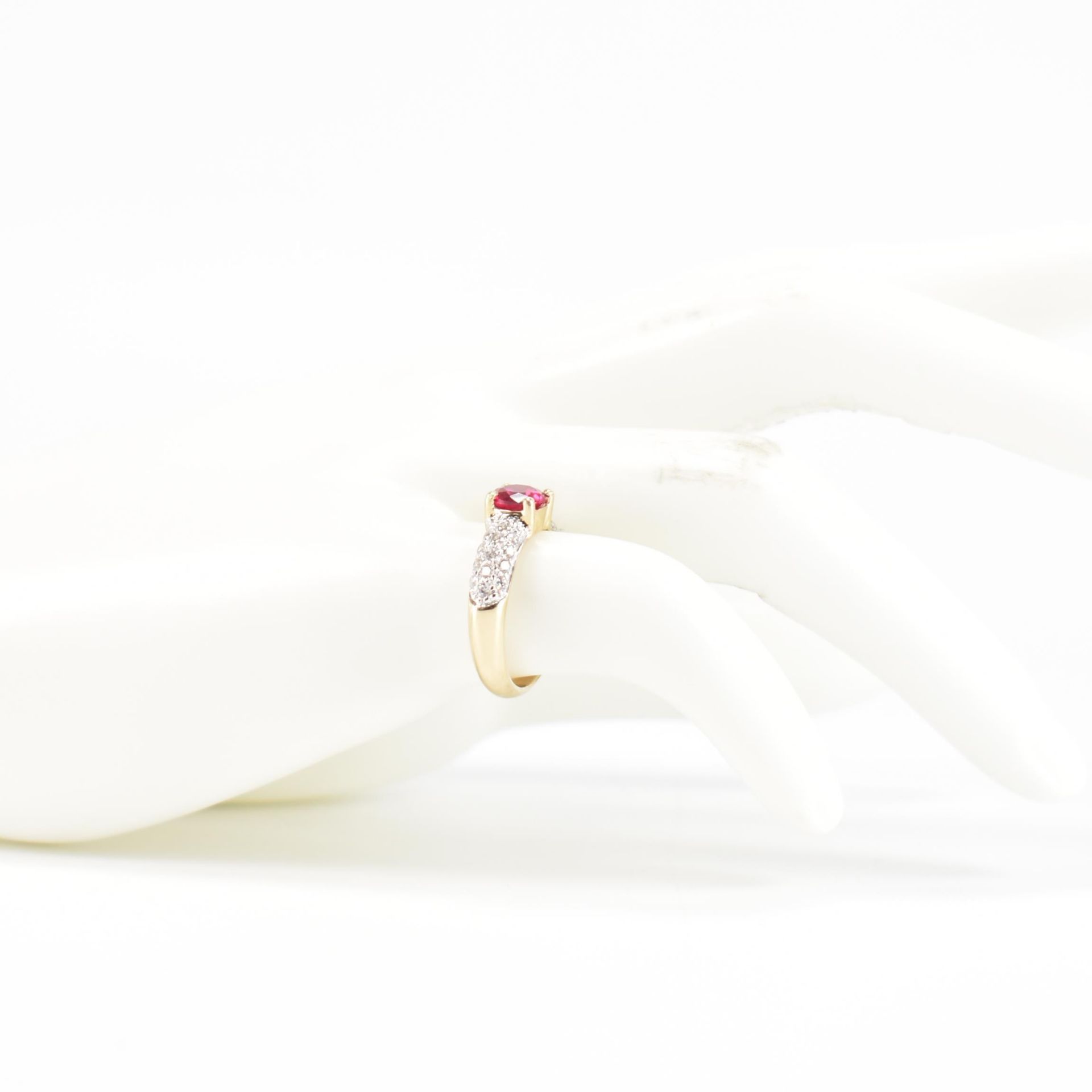 HALLMARKED 9CT GOLD SYNTHETIC RUBY & CZ RING - Image 7 of 7