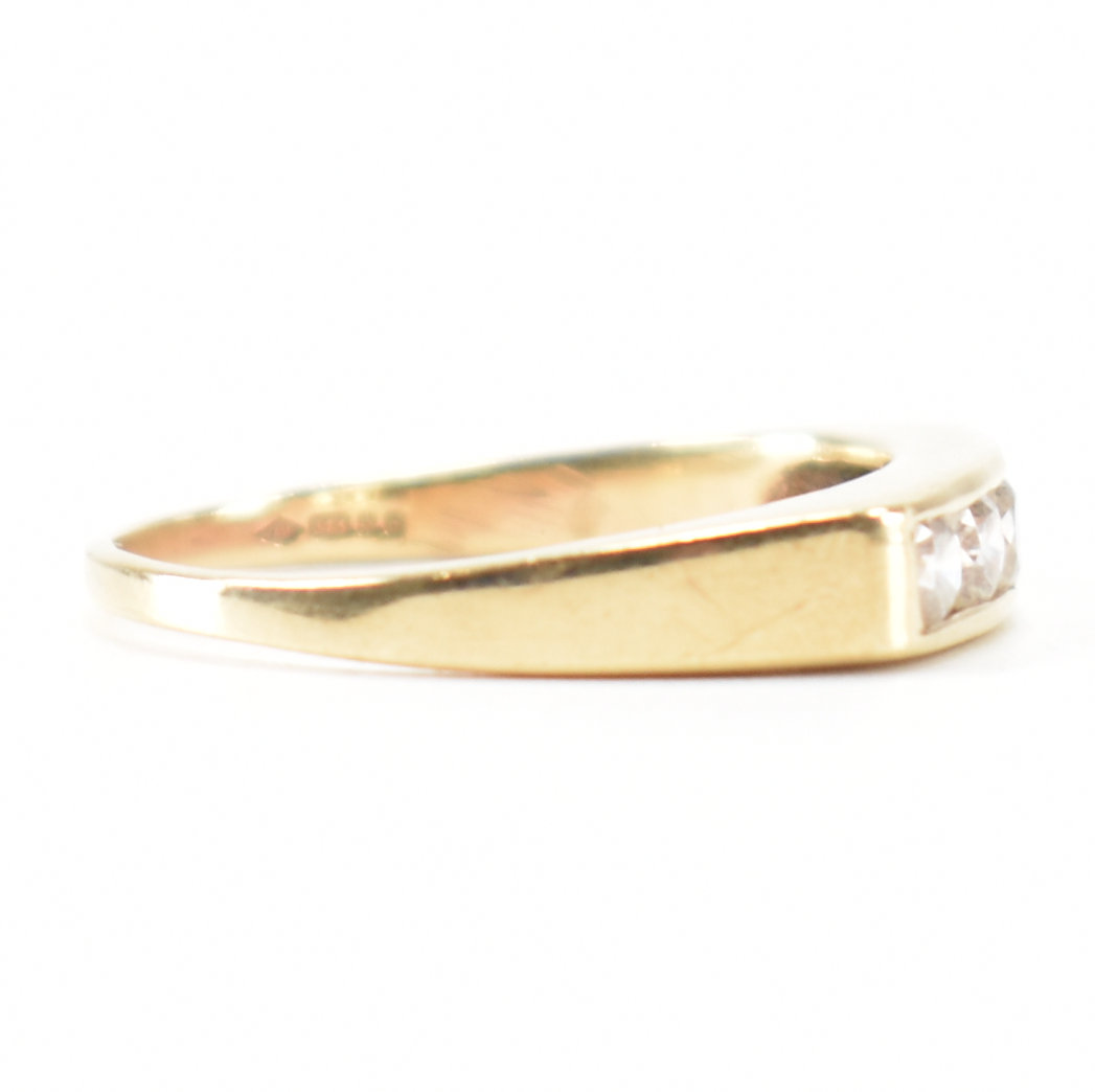 HALLMARKED 9CT GOLD FIVE STONE RING - Image 5 of 9