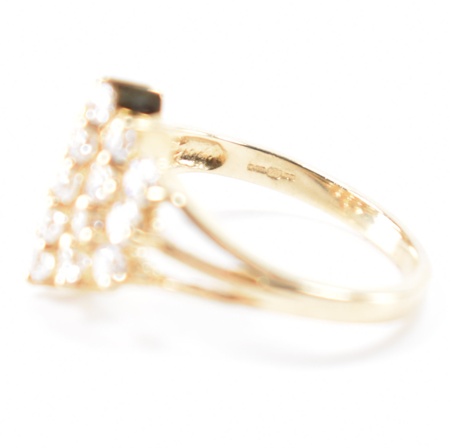 HALLMARKED 9CT GOLD CZ CLUSTER RING - Image 6 of 8