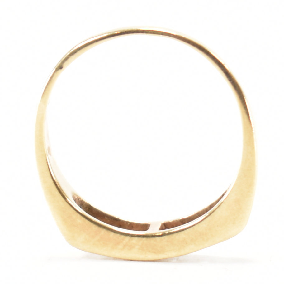 HALLMARKED 9CT GOLD FIVE STONE RING - Image 8 of 9