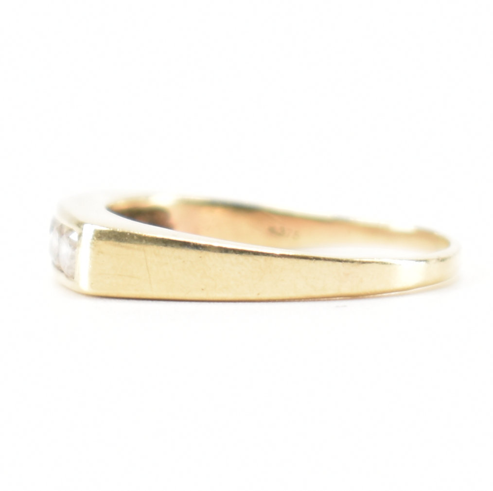 HALLMARKED 9CT GOLD FIVE STONE RING - Image 2 of 9