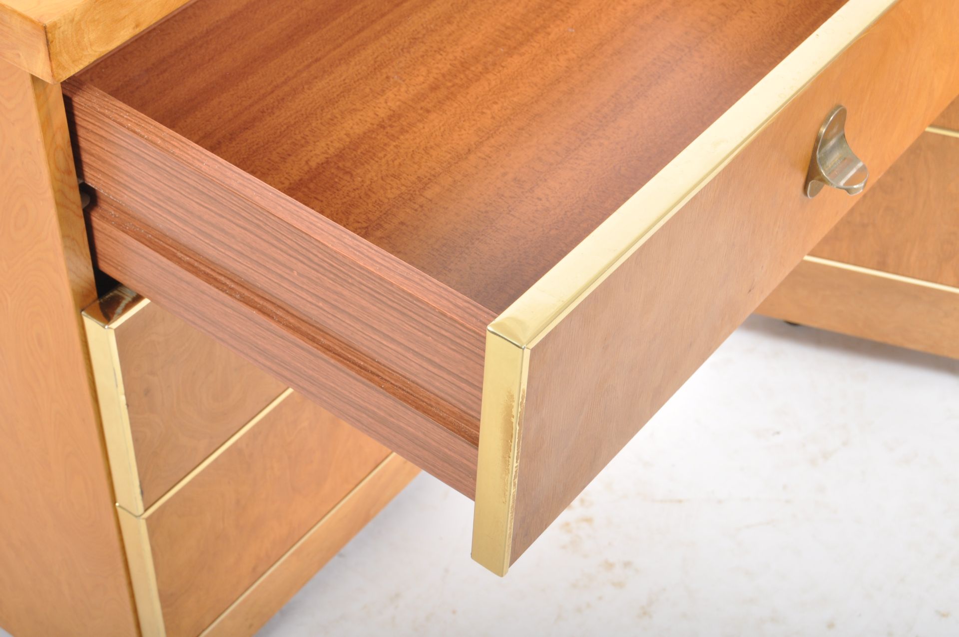 PAIR OF RETRO MAPLE VENEER BEDSIDE CHESTS / NIGHTSTANDS - Image 3 of 4