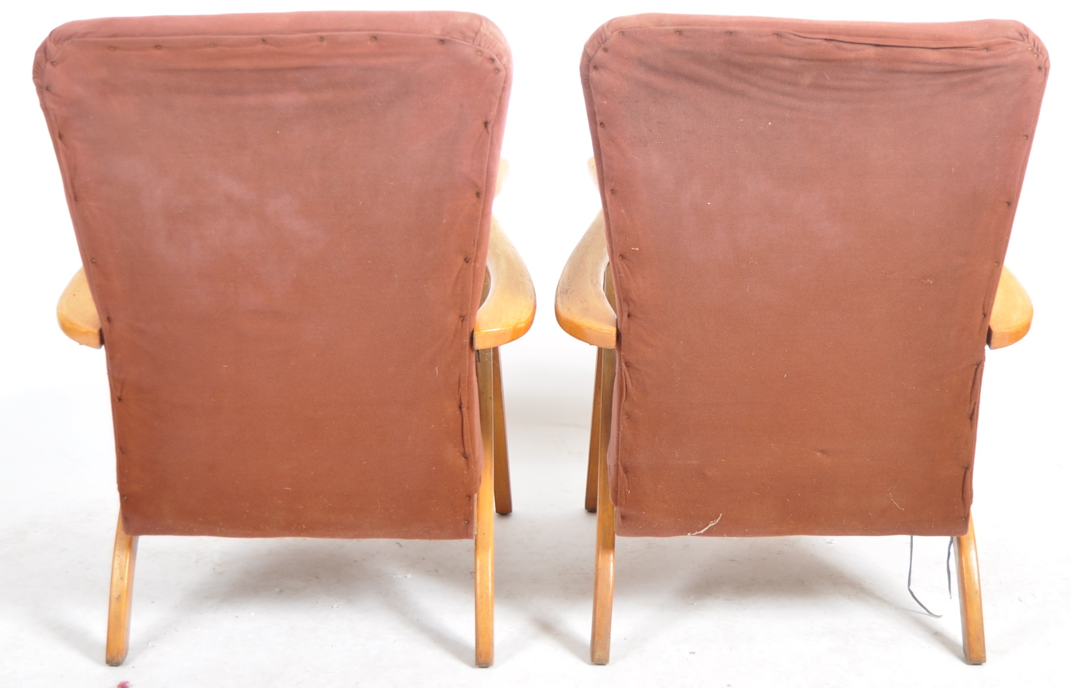 MATCHING PAIR OF VINTAGE OAK FRAMED ARMCHAIRS - Image 6 of 6