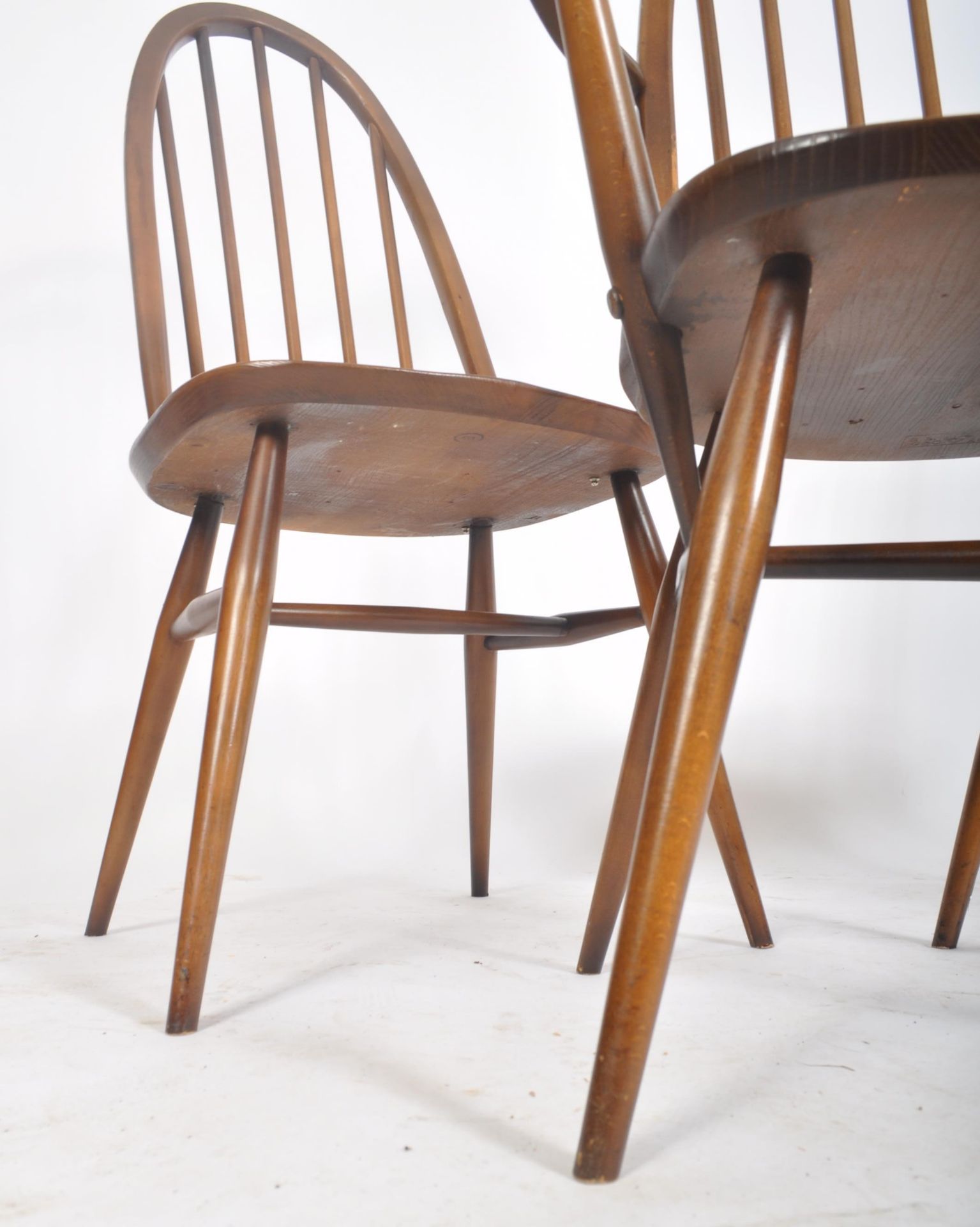 ERCOL - MID CENTURY DINING TABLE AND SIX DINING CHAIRS - Bild 9 aus 13