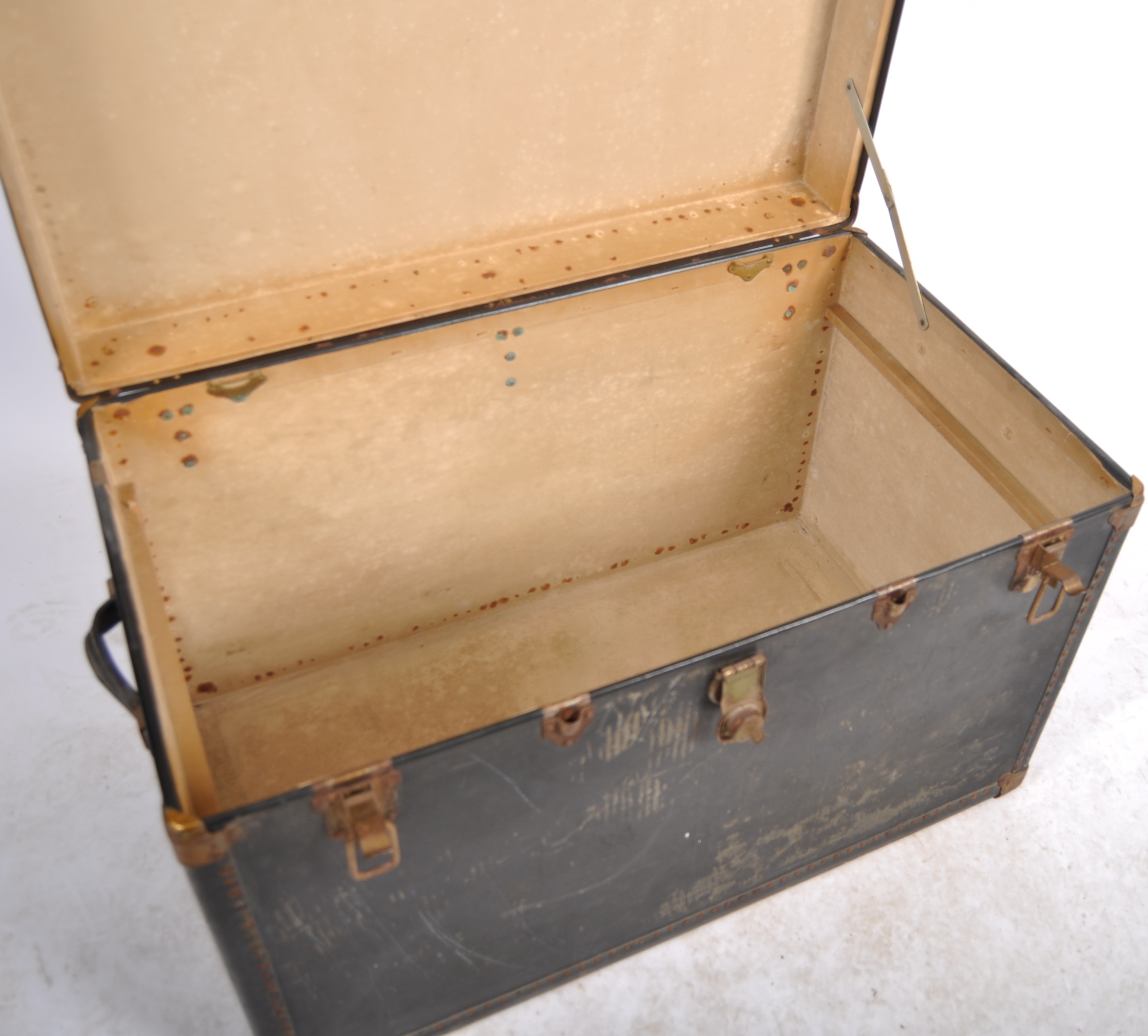 PAIR OF 1920s METAL BOUND STEAMER TRUNK CHEST SIDE TABLES - Image 4 of 12