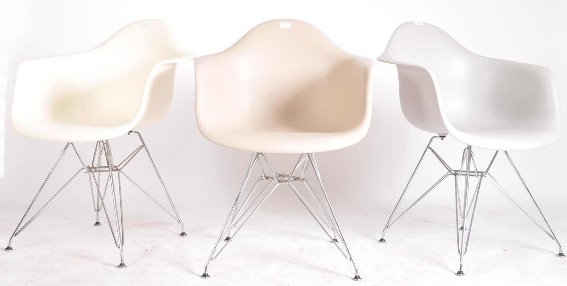 AFTER CHARLES & RAY EAMES - MODEL DAR - SET OF SIX CHAIRS - Bild 2 aus 5