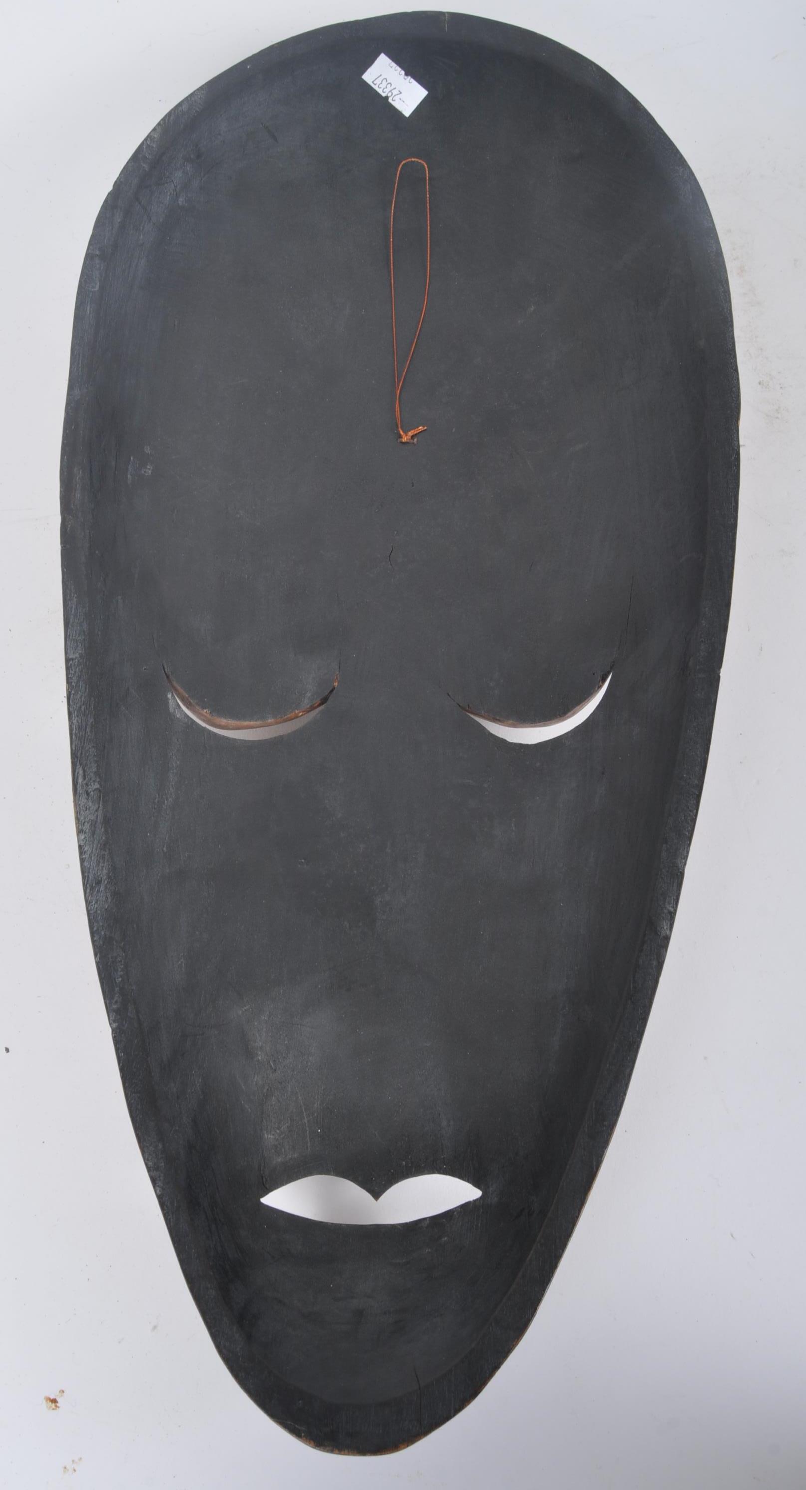 PAIR OF RETRO - 20TH CENTURY AFRICAN HAND PAINTED WALL MASK - Image 7 of 7