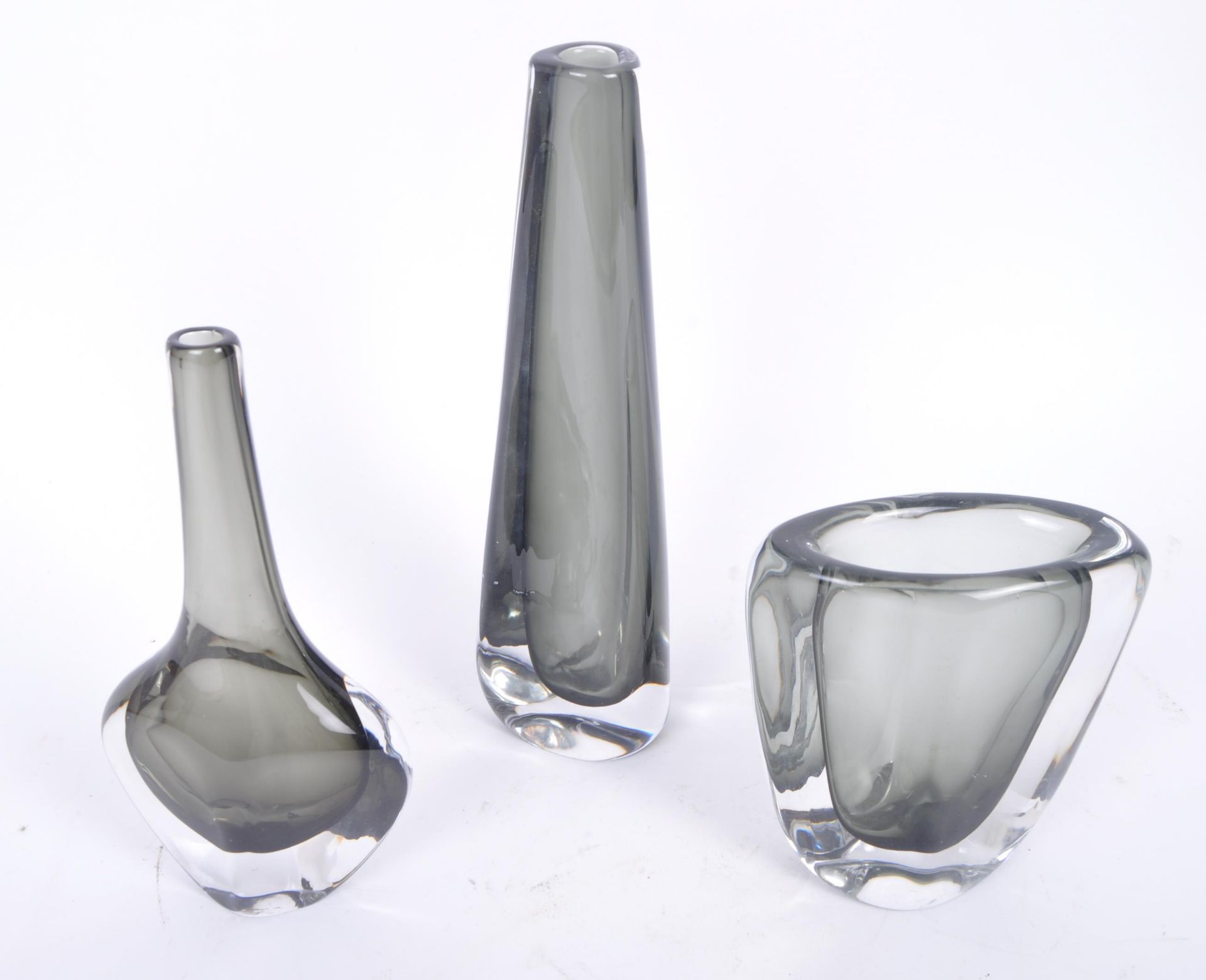 TRIO OF MID CENTURY SWEDISH DUSH GLASS VASES BY NILS LANDBERG - Image 2 of 5