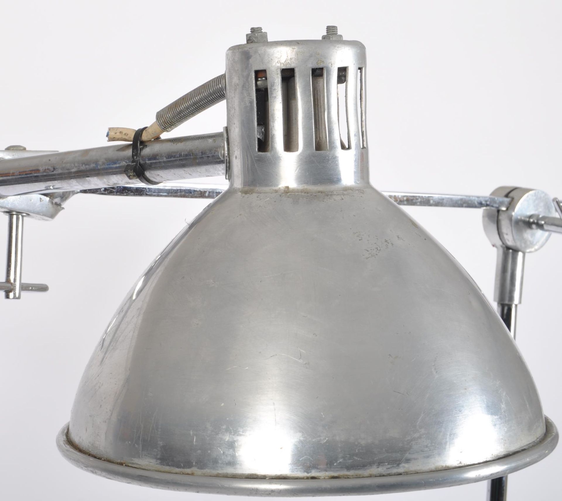20TH CENTURY INDUSTRIAL TWIN ARM LAMP LIGHT - Image 3 of 9