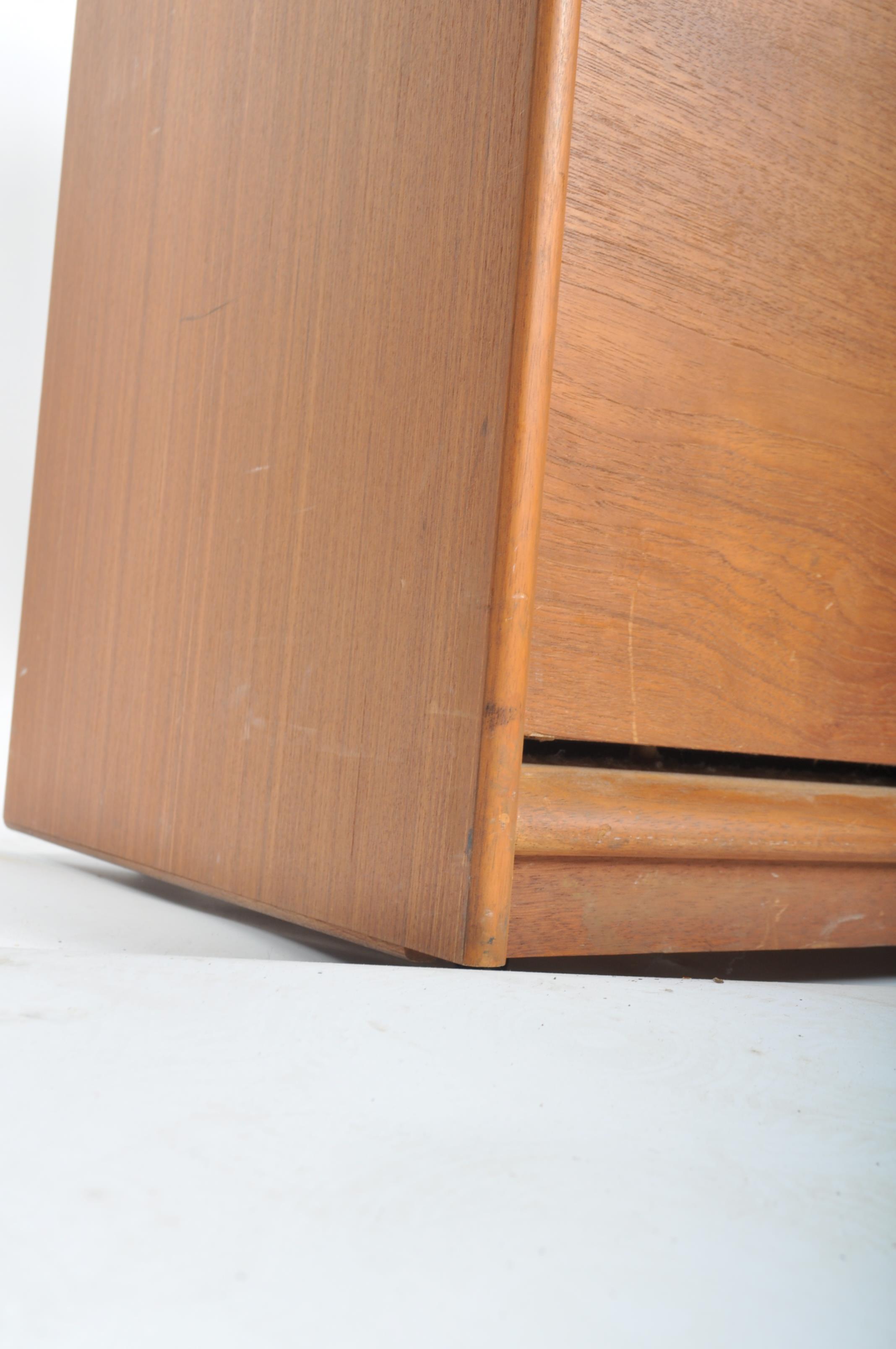 FRANK GUILLE FOR AUSTINSUITE - RETRO TEAK CHEST OF DRAWERS - Image 5 of 7