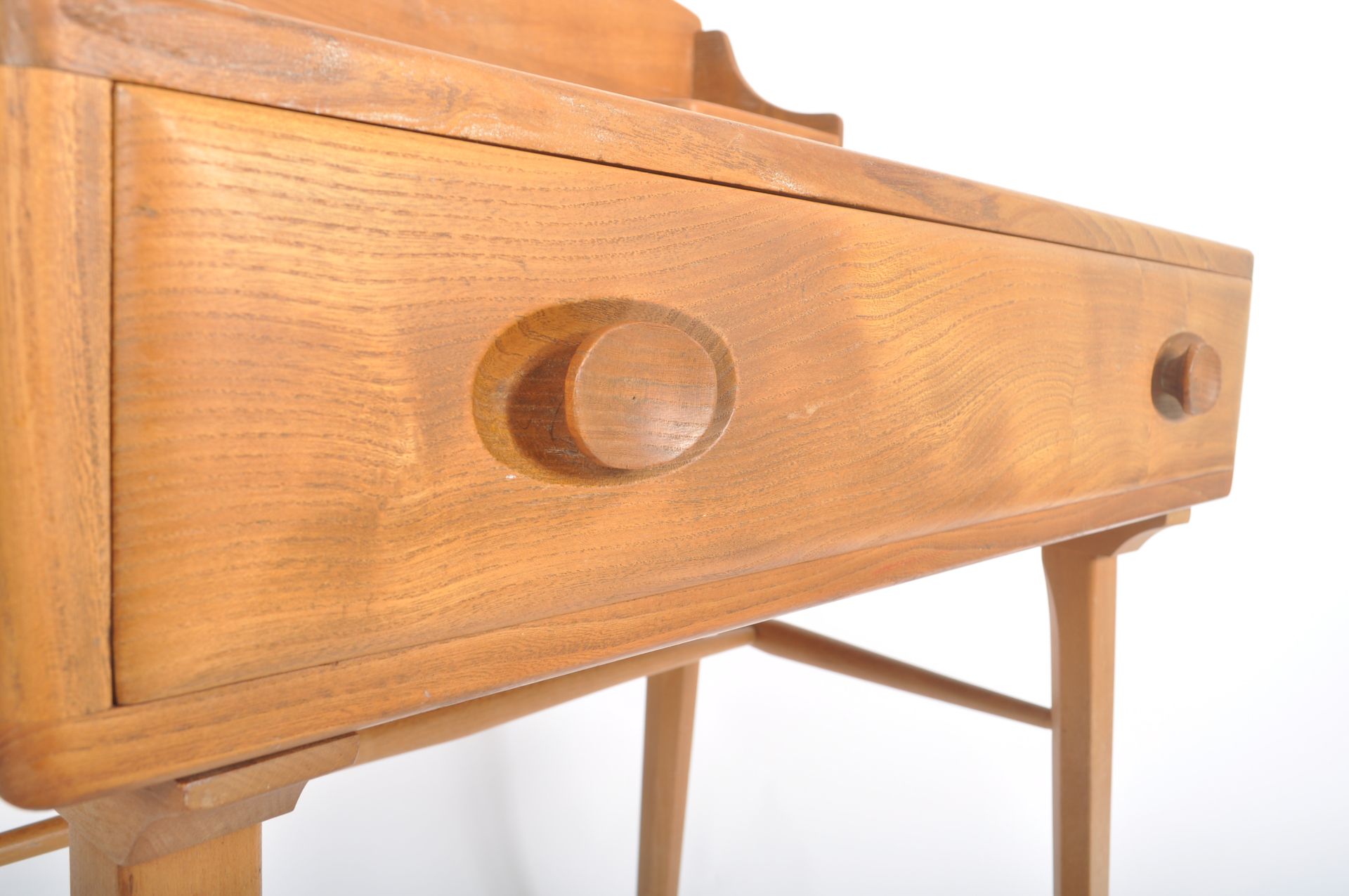 ERCOL WINDSOR MODEL 479 BEECH AND ELM WOOD DESK BY LUCIAN ERCOLANI - Image 3 of 7