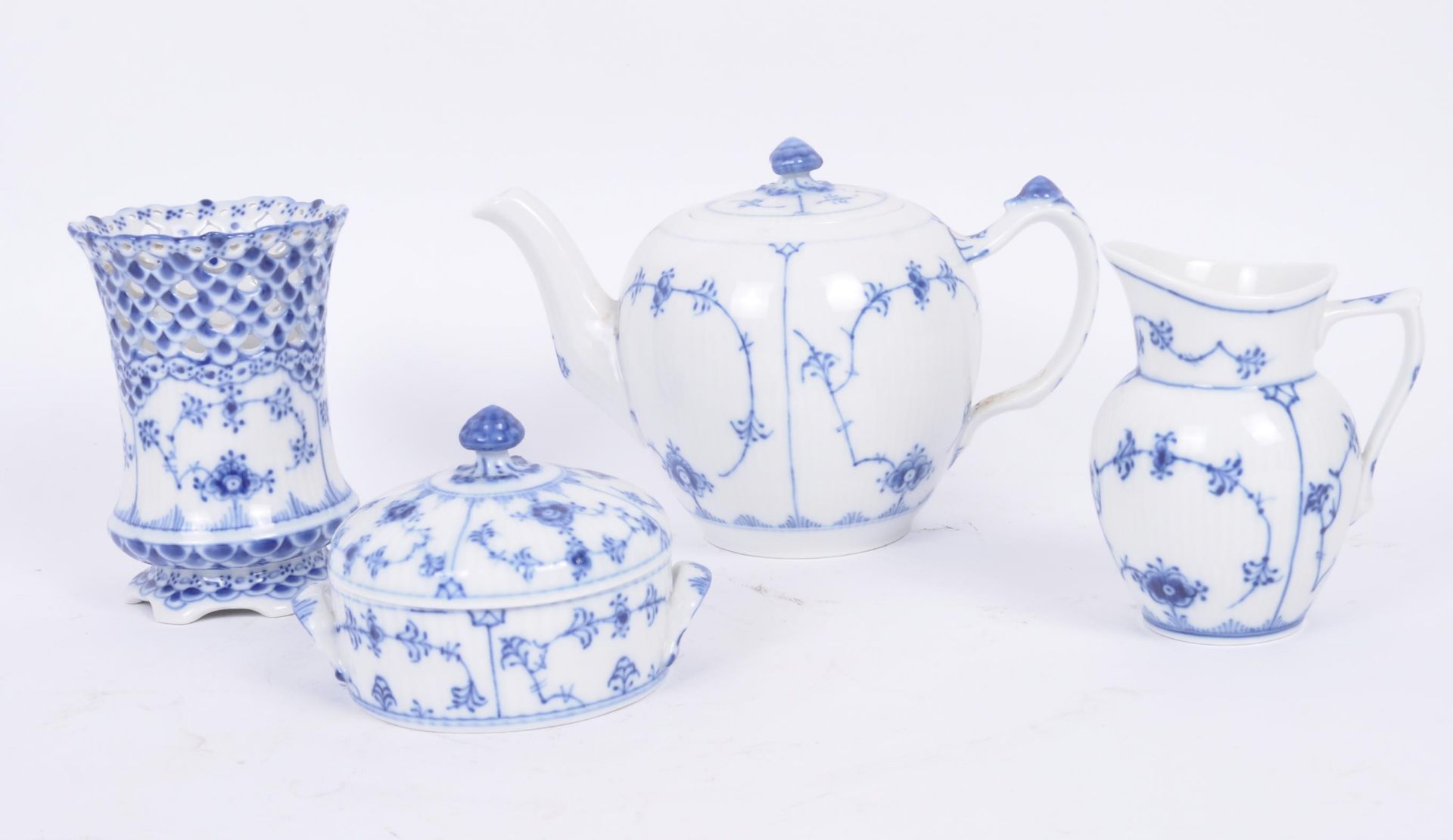 ROYAL COPENHAGEN - DANISH MUSSELMALET TEA SERVICE - Image 10 of 10