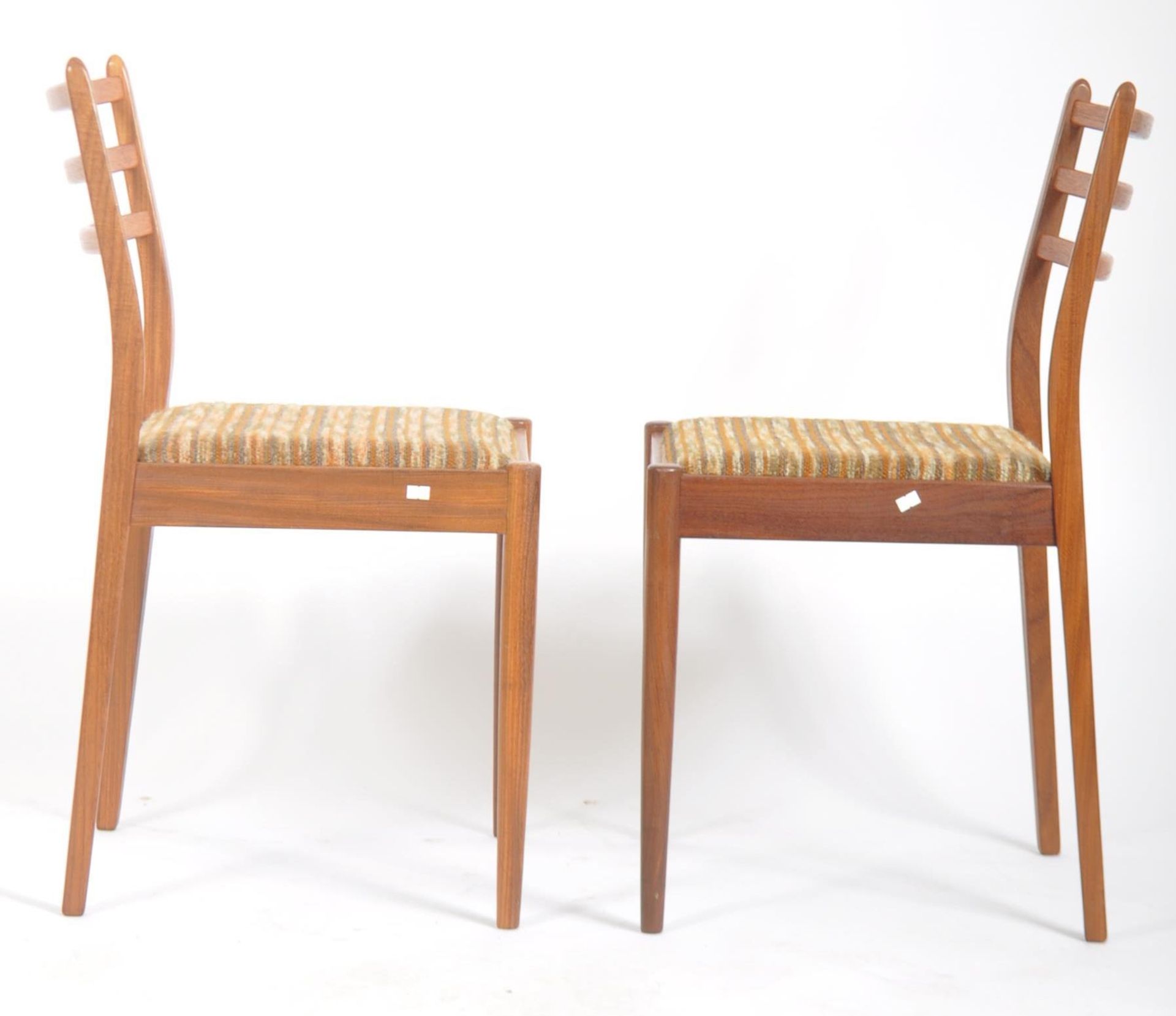 G-PLAN - BRITISH DESIGN - MID CENTURY DINING TABLE AND CHAIRS - Image 11 of 12