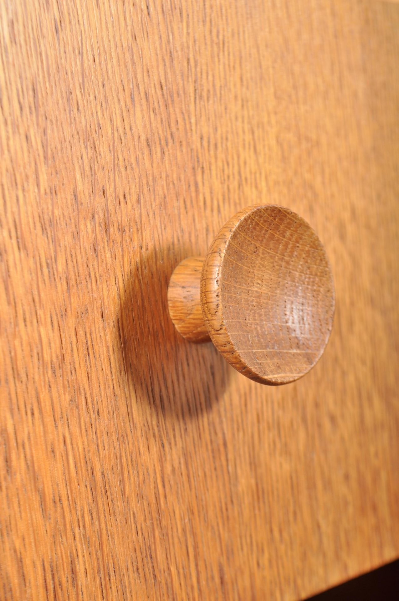 MEREDEW - MID CENTURY OAK PEDESTAL CHEST OF DRAWERS - Image 5 of 7