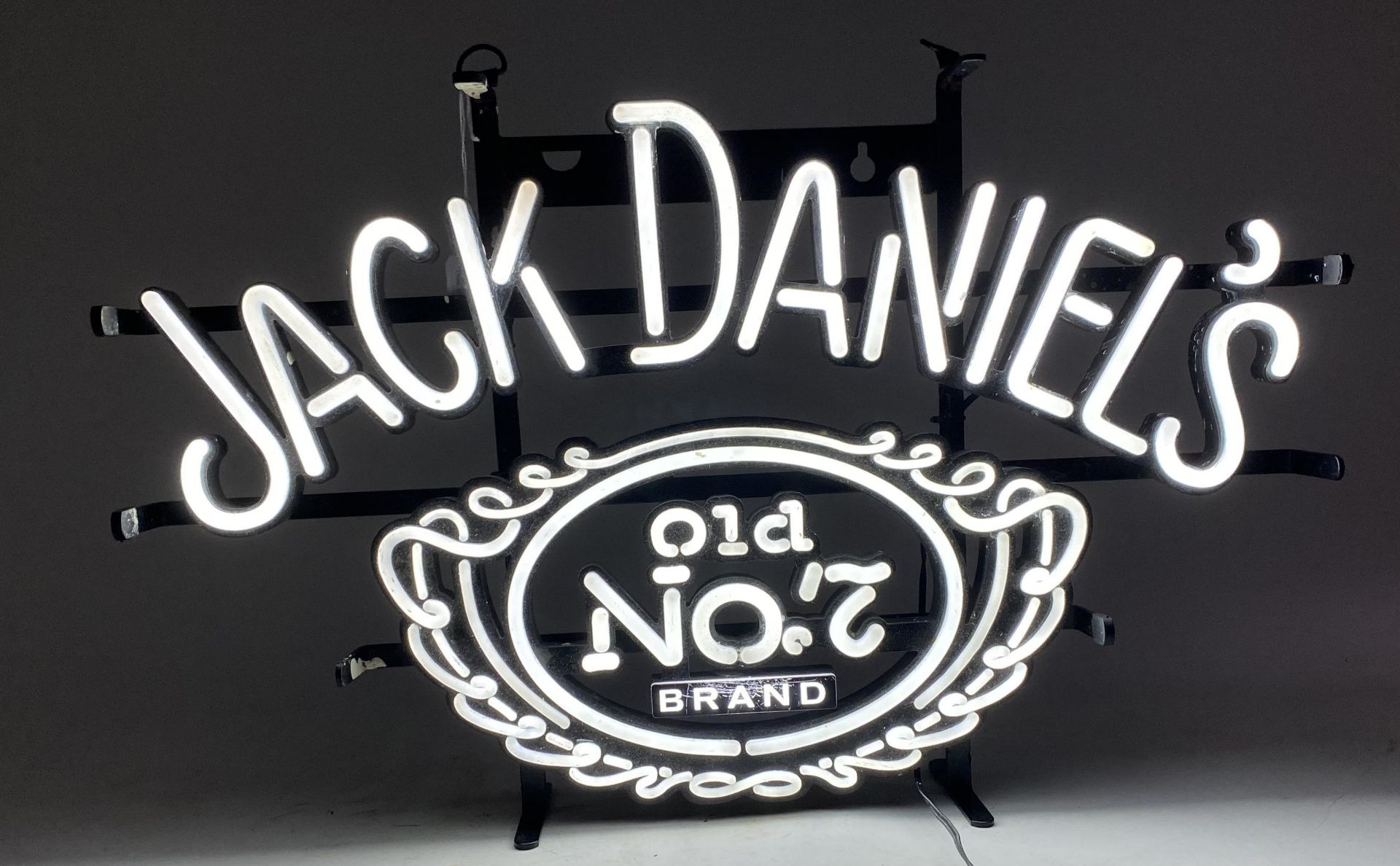 JACK DANIEL'S - CONTEMPORARY NEON STYLE LIGHT BAR SIGN - Image 2 of 8