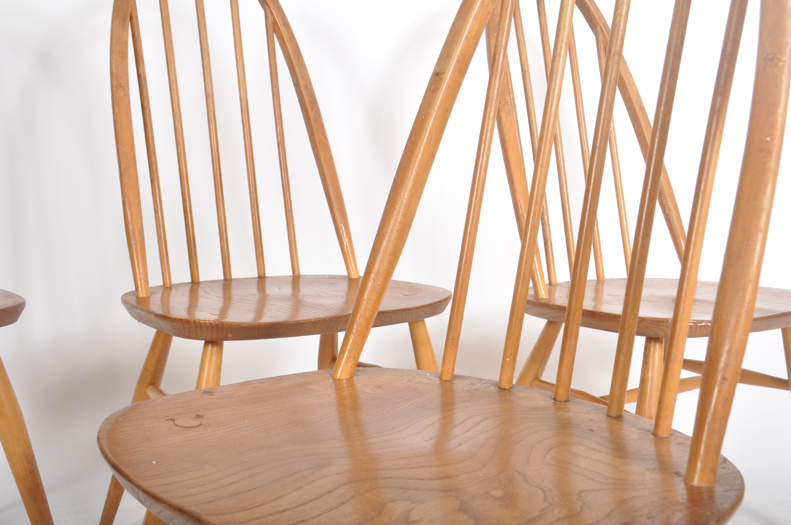 LUCIAN ERCOLANI FOR ERCOL- WINDSOR DINING TABLE & CHAIRS - Image 7 of 12