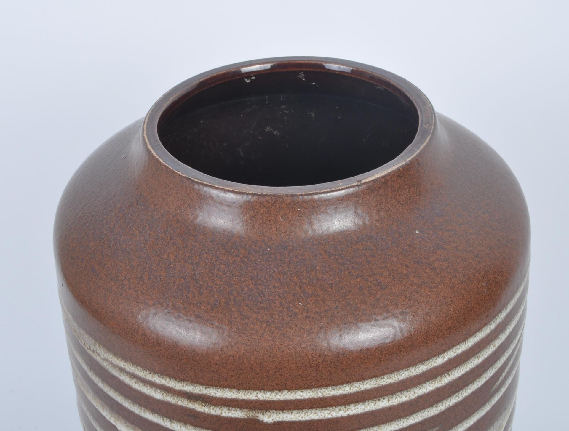 LARGE RETRO TWENTIETH CENTURY WEST GERMAN POTTERY VASE - Image 3 of 7