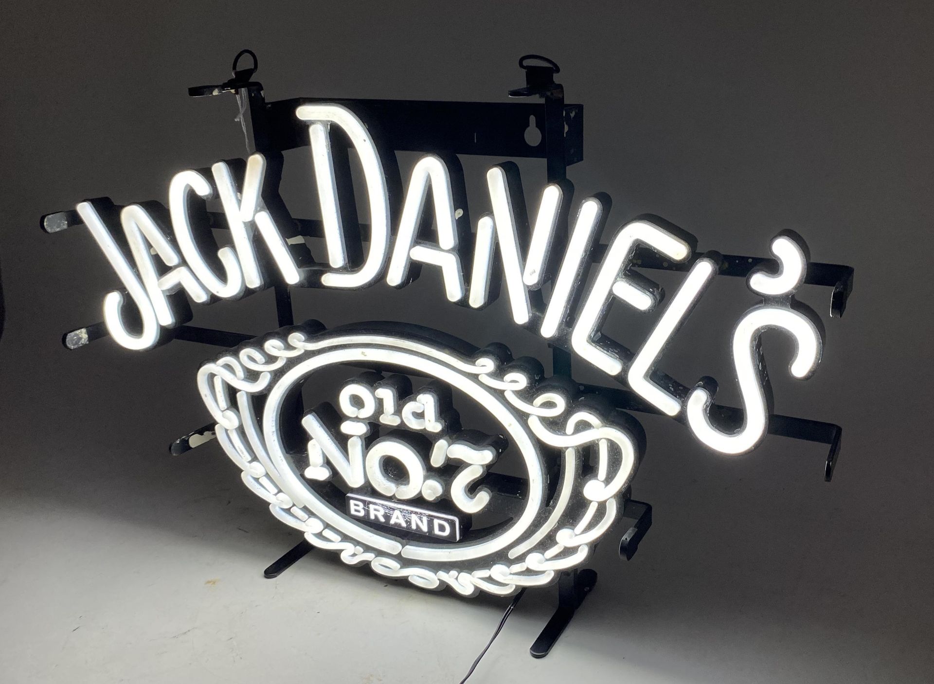 JACK DANIEL'S - CONTEMPORARY NEON STYLE LIGHT BAR SIGN - Image 6 of 8