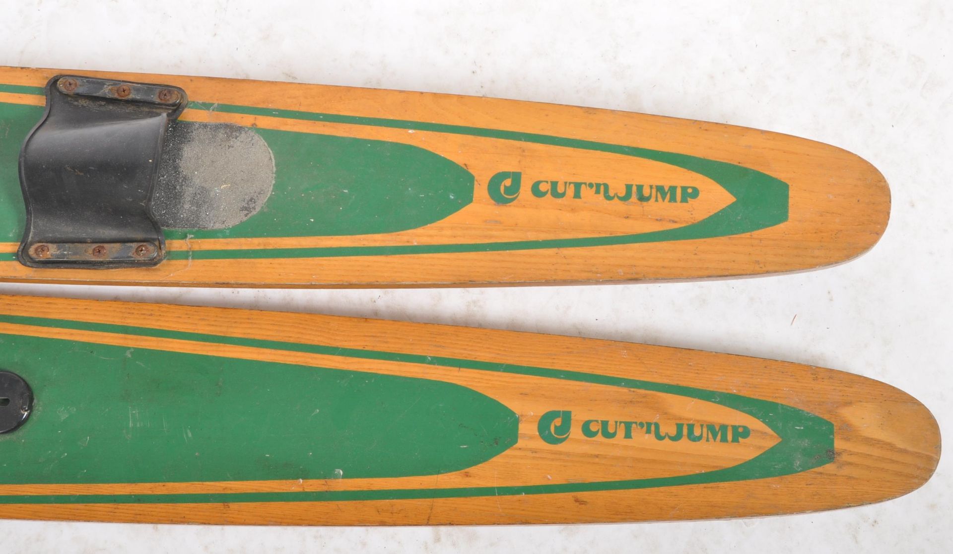 CUT'N JUMP - PAIR OF 70s COMBINATION WATER SKIS - Image 3 of 5