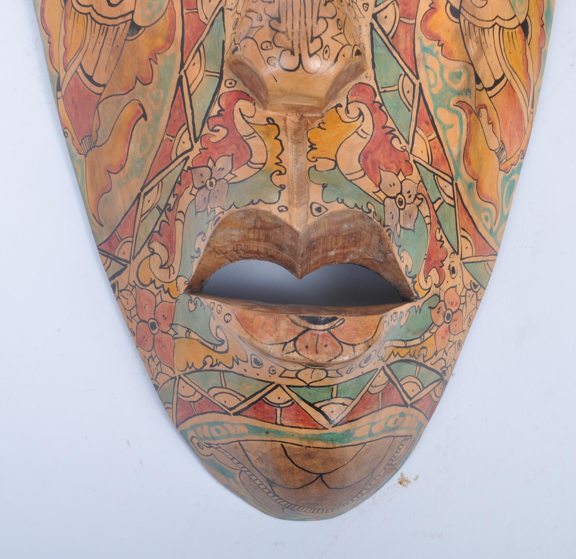 PAIR OF RETRO - 20TH CENTURY AFRICAN HAND PAINTED WALL MASK - Image 5 of 7